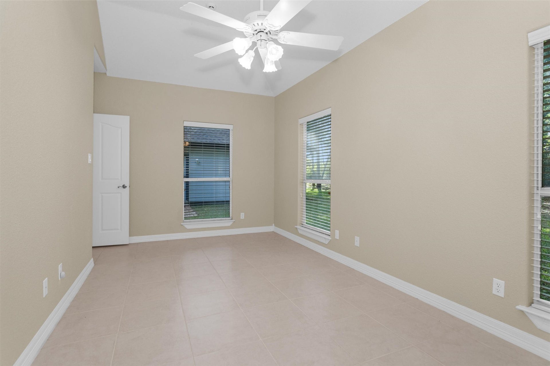 13250 FM 830, Willis, TX 77318