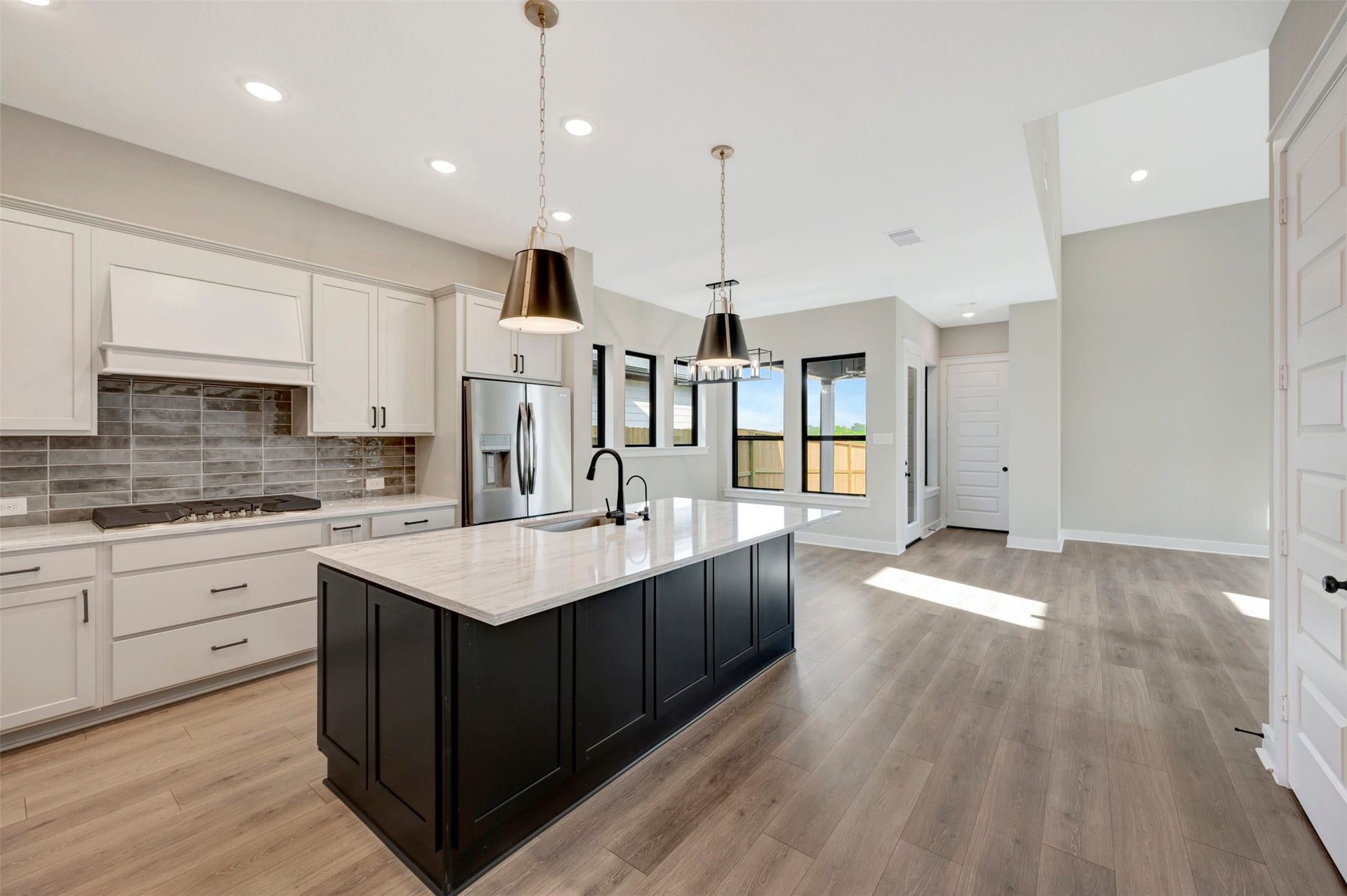 16742 Vibrant Avenue, Hockley, TX 77447