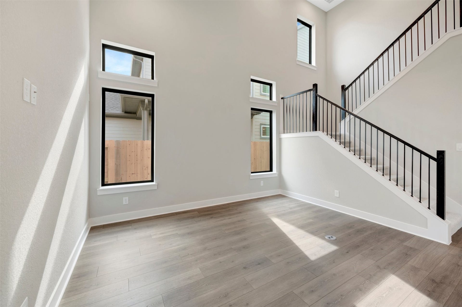 16742 Vibrant Avenue, Hockley, TX 77447