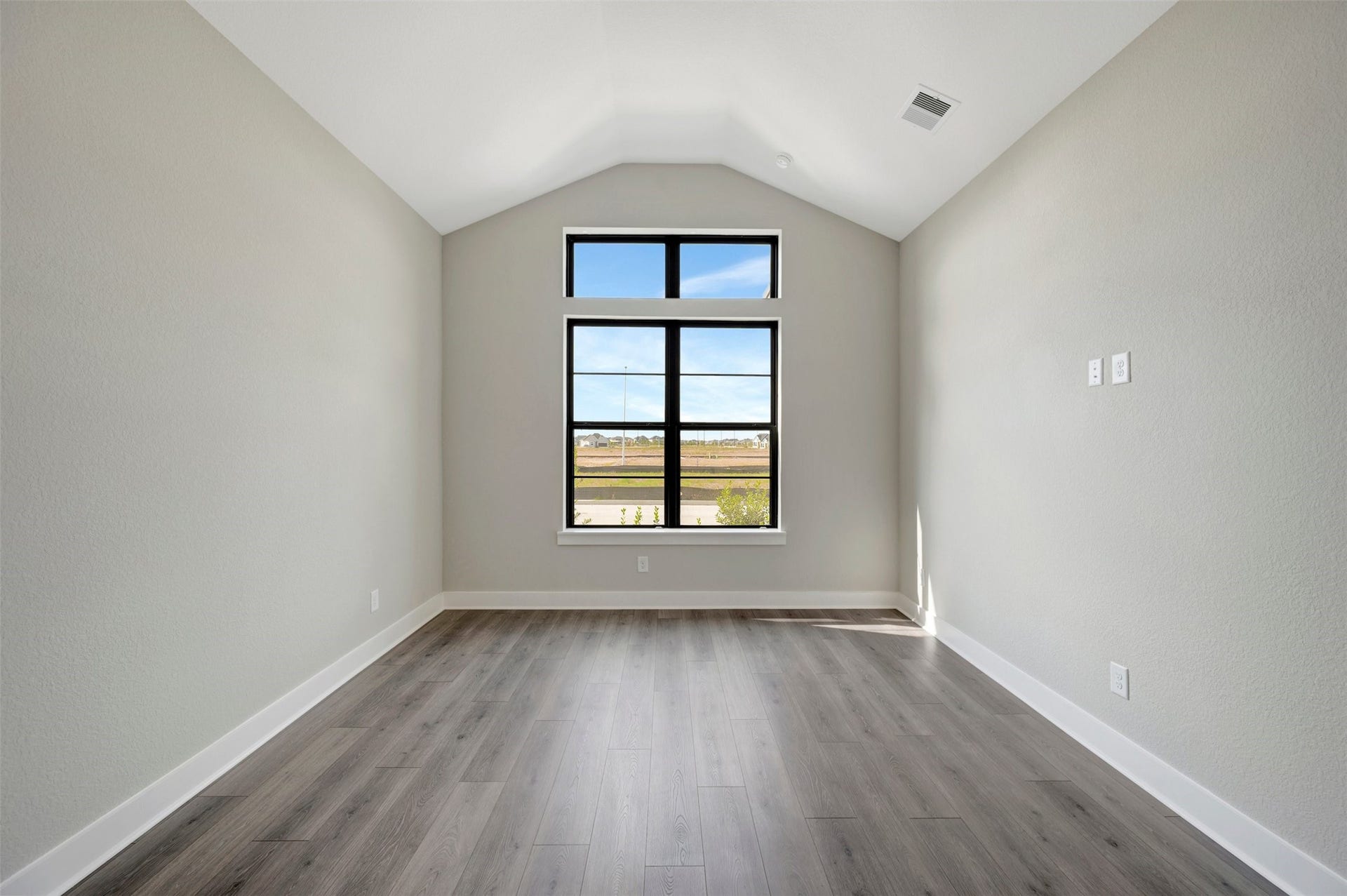 16742 Vibrant Avenue, Hockley, TX 77447