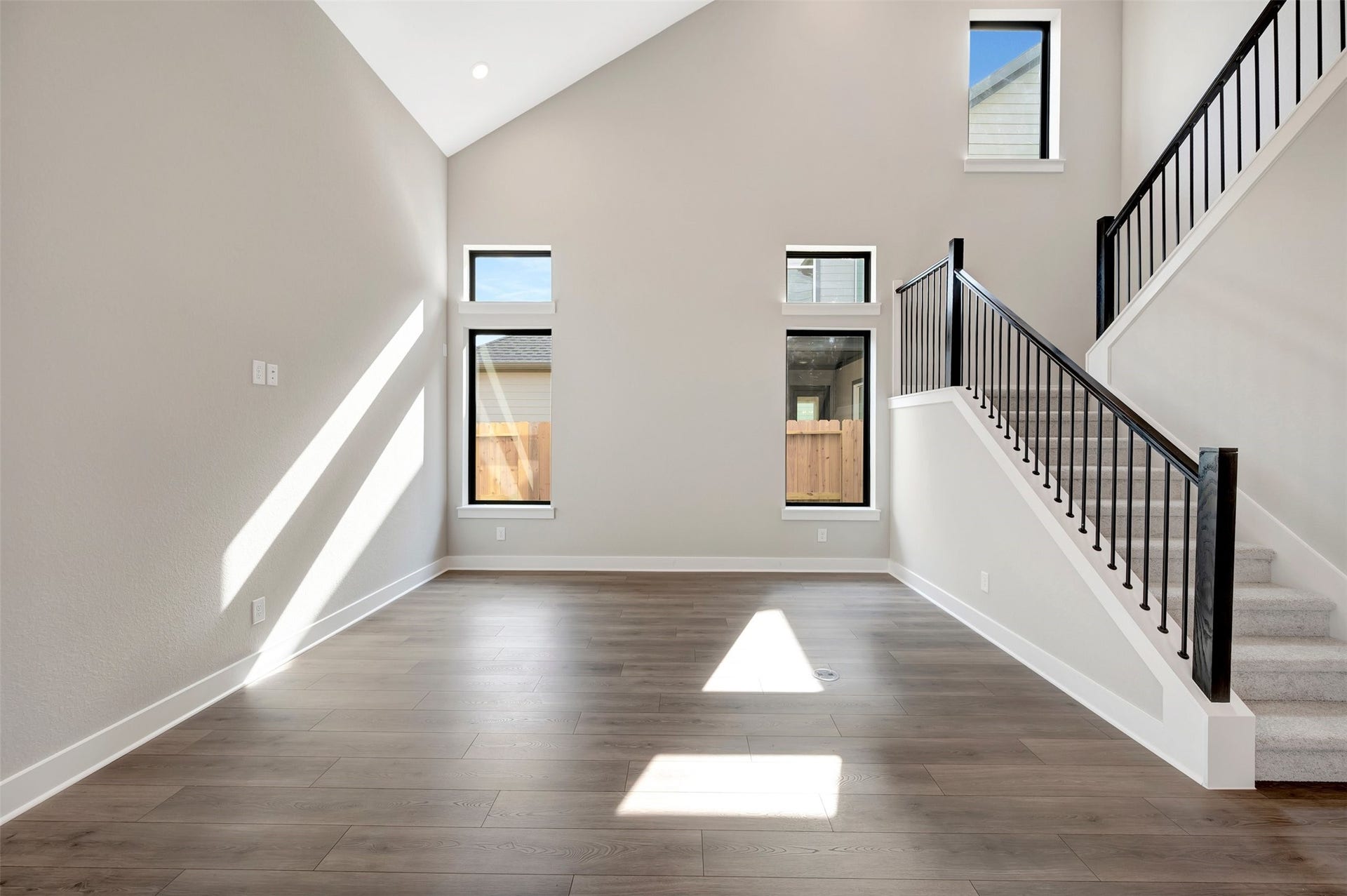 16742 Vibrant Avenue, Hockley, TX 77447