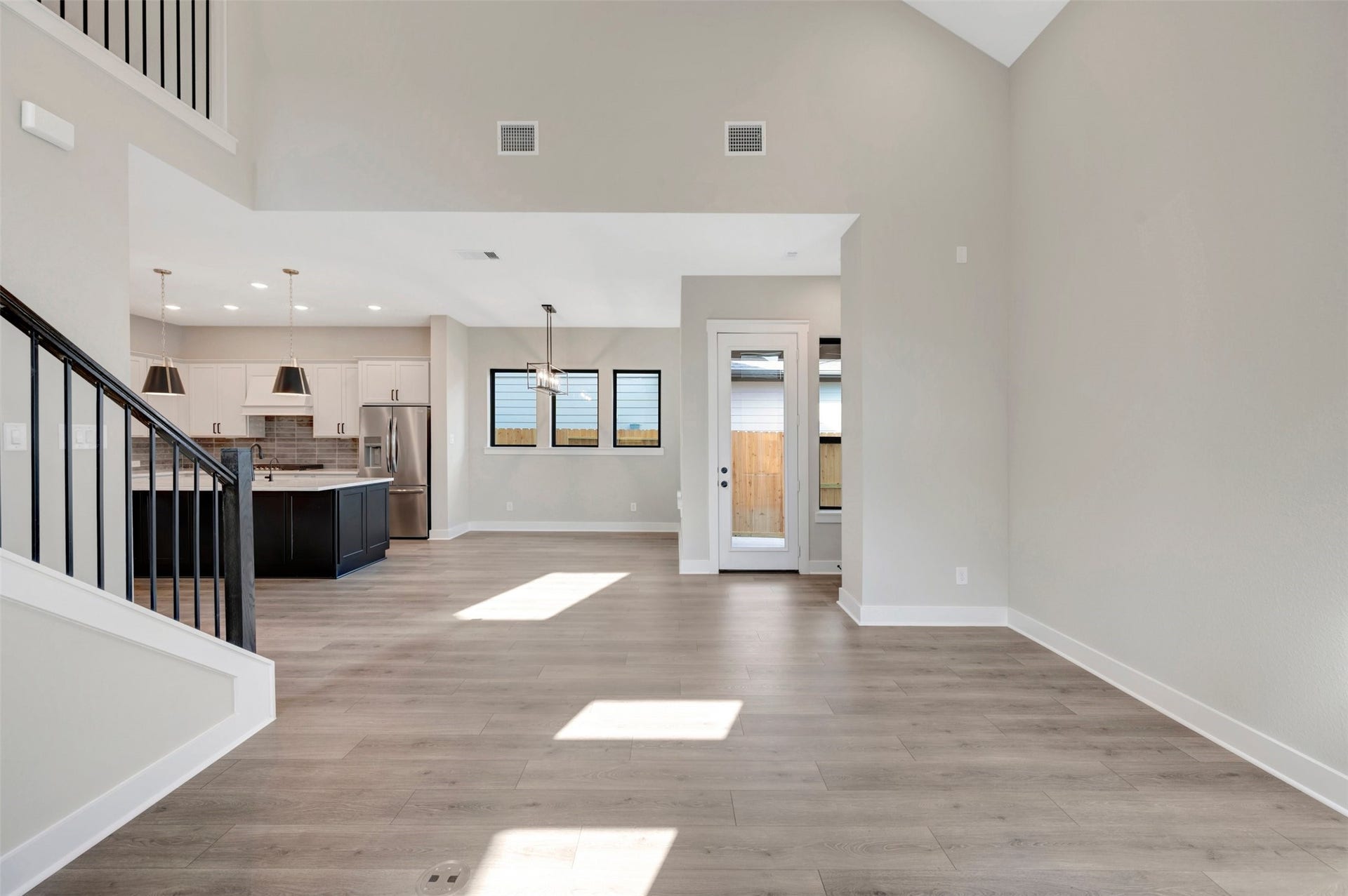 16742 Vibrant Avenue, Hockley, TX 77447