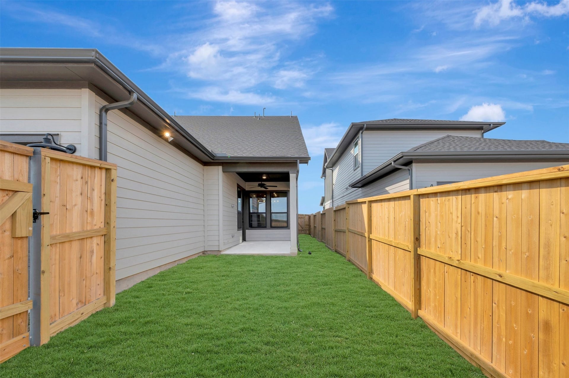 16742 Vibrant Avenue, Hockley, TX 77447