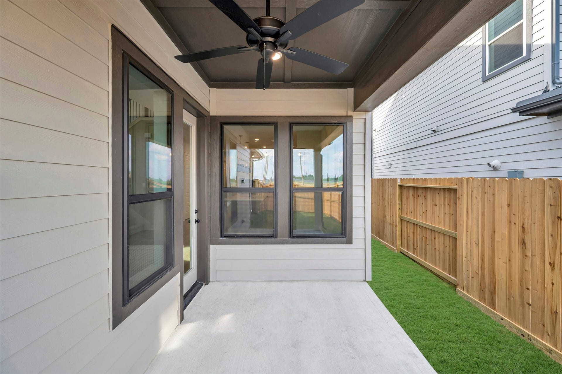 16742 Vibrant Avenue, Hockley, TX 77447