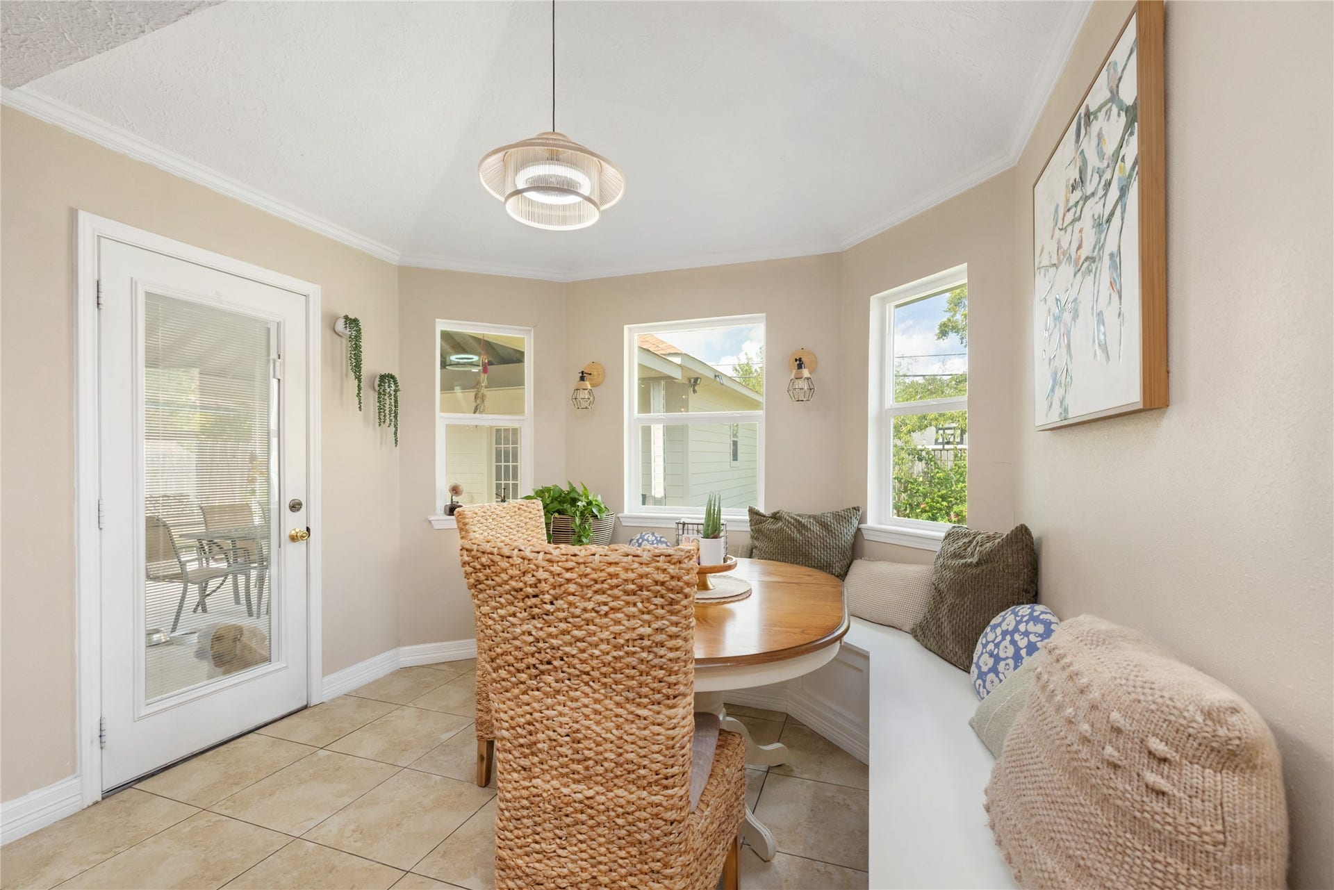 2603 Grape Lane, Pasadena, TX 77502 Breakfast nook opens to covered patio porch.