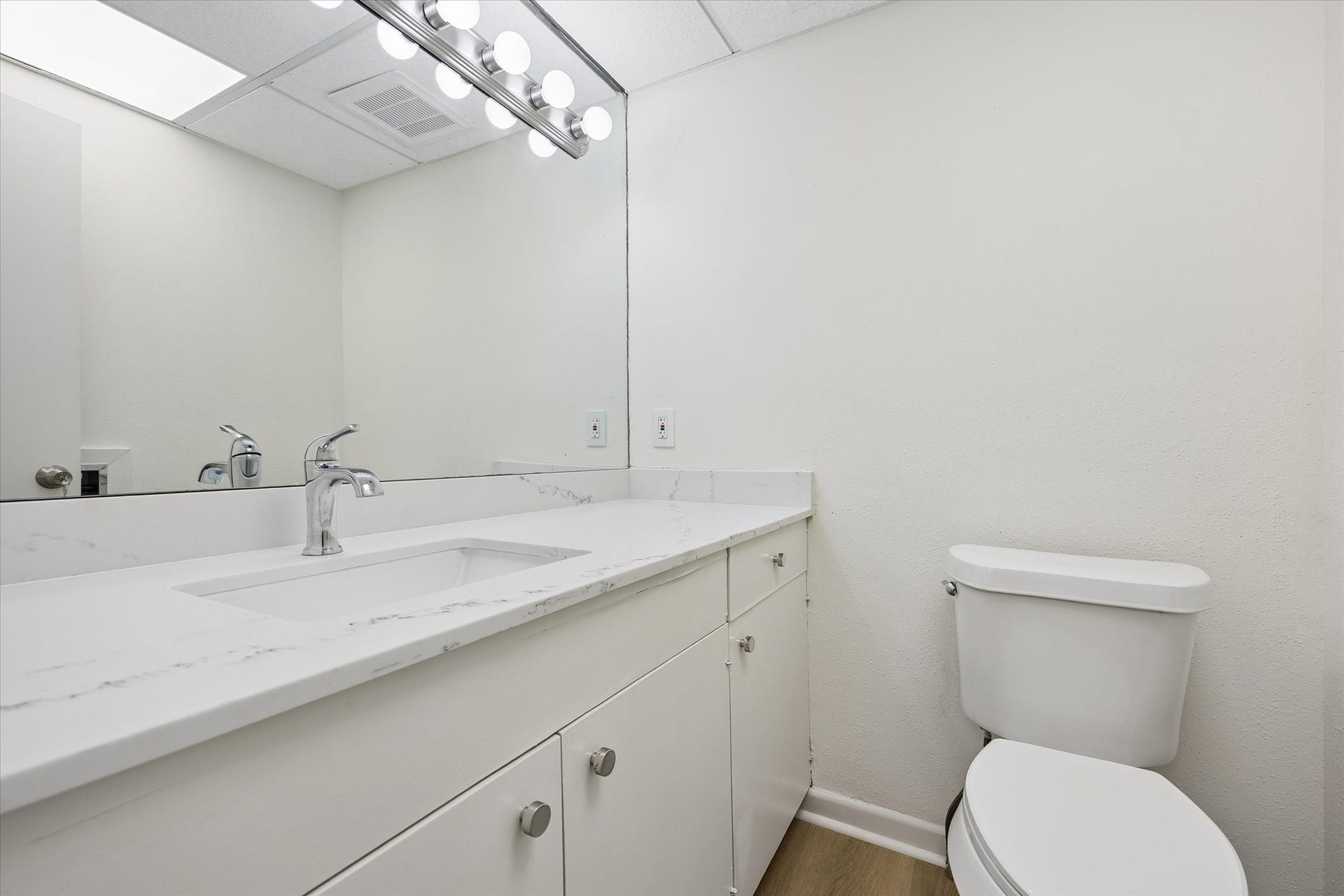 2929 Buffalo Speedway, #B121, Houston, TX 77098 2929 Buffalo Speedway, #B121, Houston, TX 77098