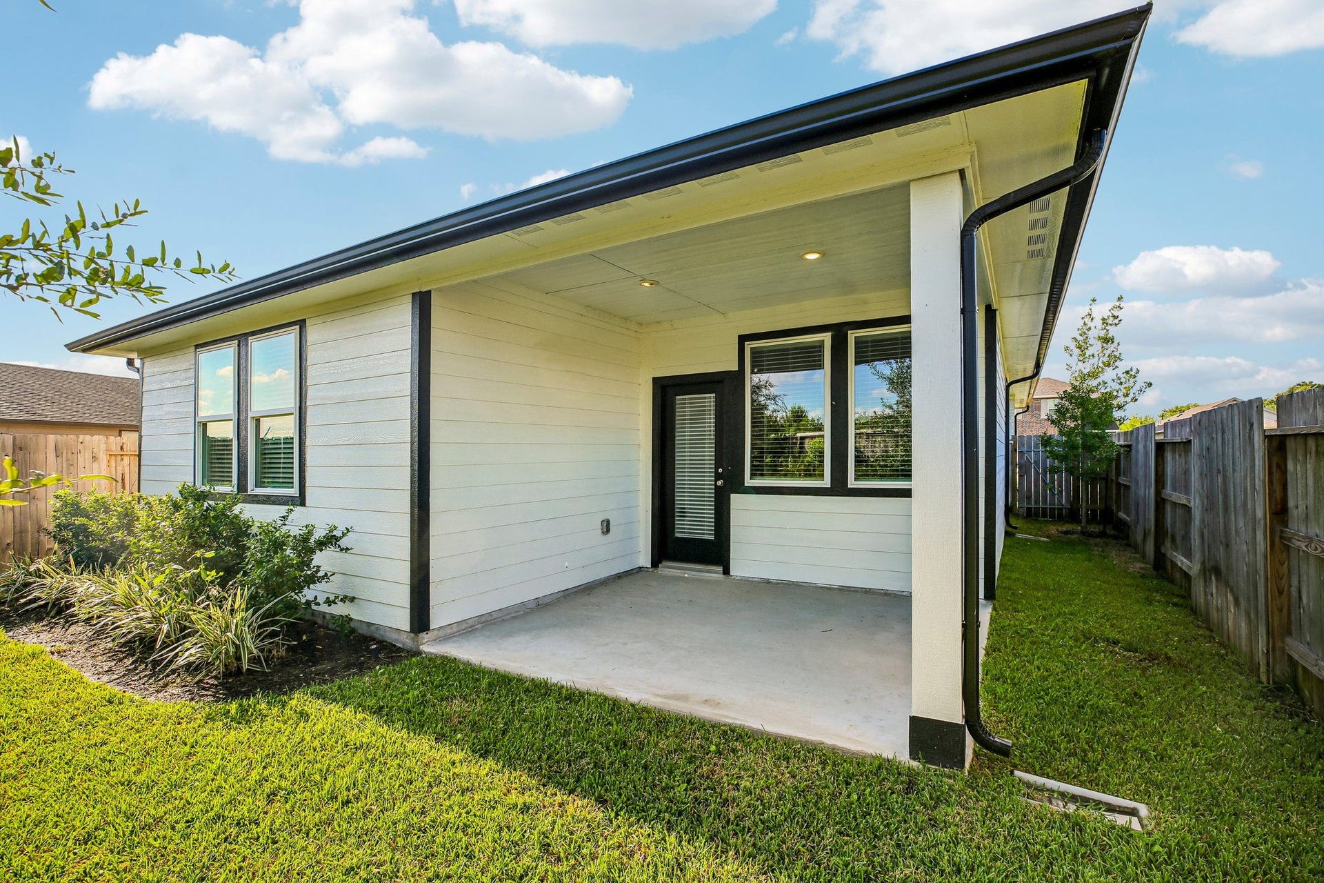 5525 Madden Lane, Houston, TX 77048 5525 Madden Lane, Houston, TX 77048