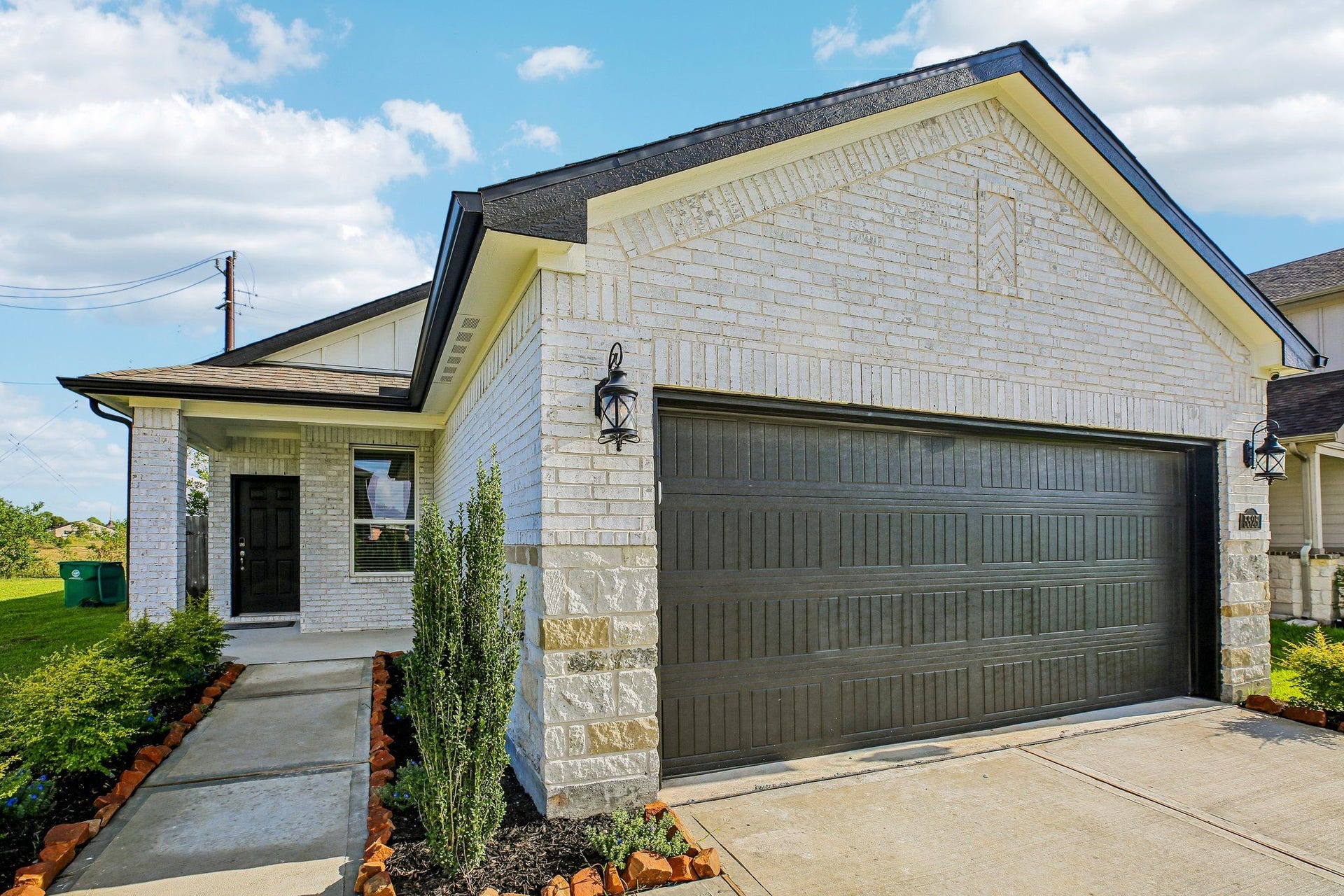 5525 Madden Lane, Houston, TX 77048 5525 Madden Lane, Houston, TX 77048