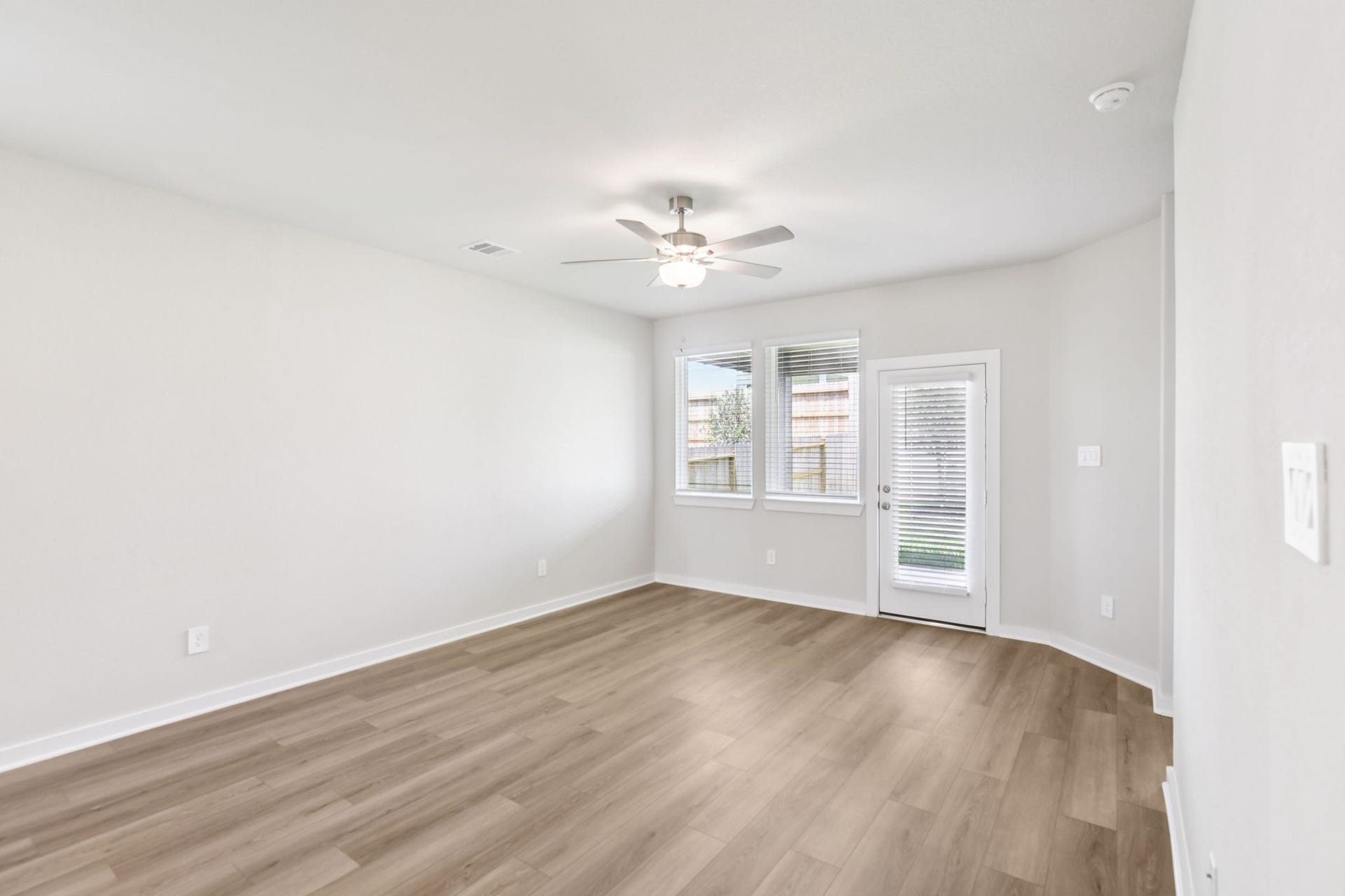 5525 Madden Lane, Houston, TX 77048 5525 Madden Lane, Houston, TX 77048