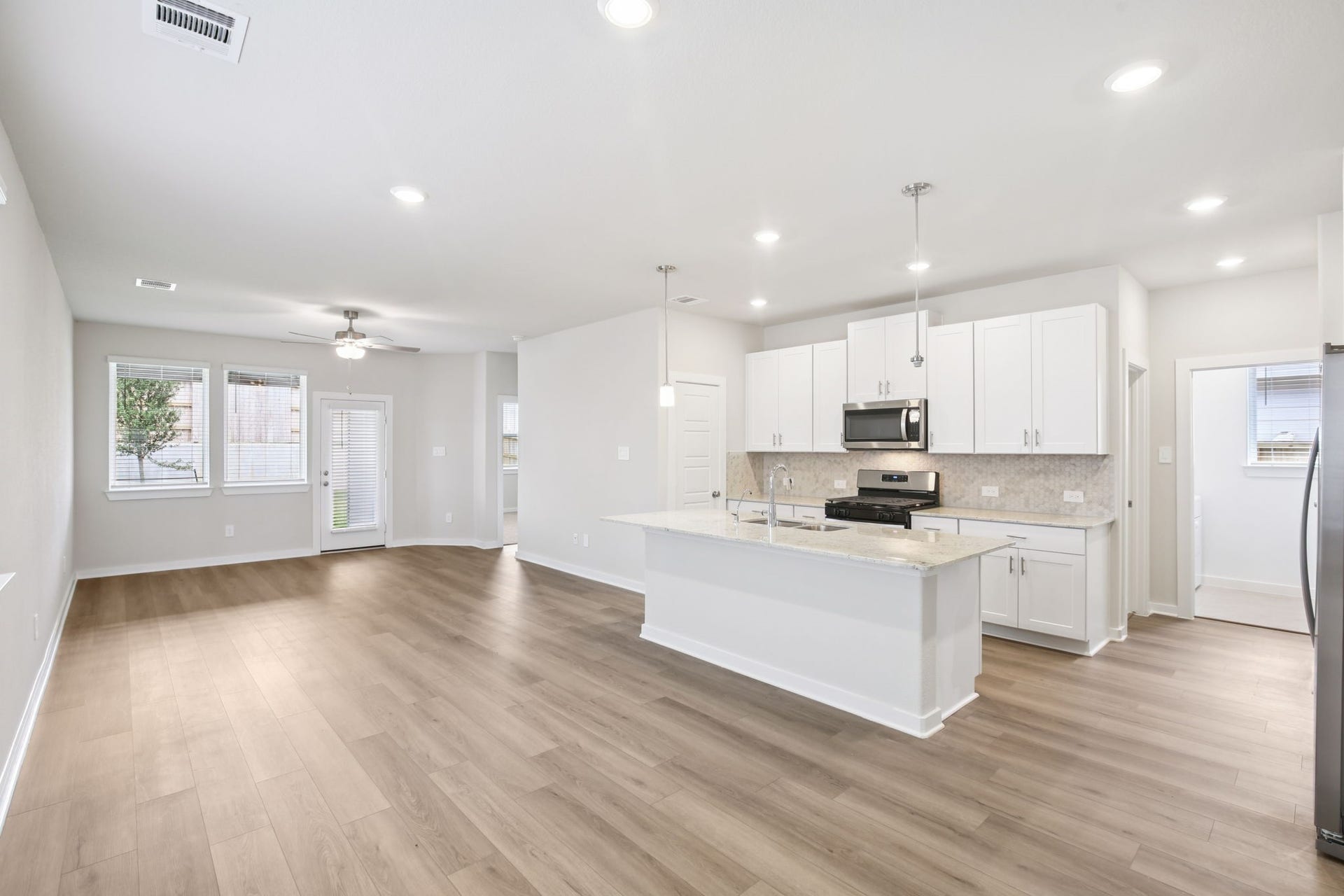 5525 Madden Lane, Houston, TX 77048 5525 Madden Lane, Houston, TX 77048