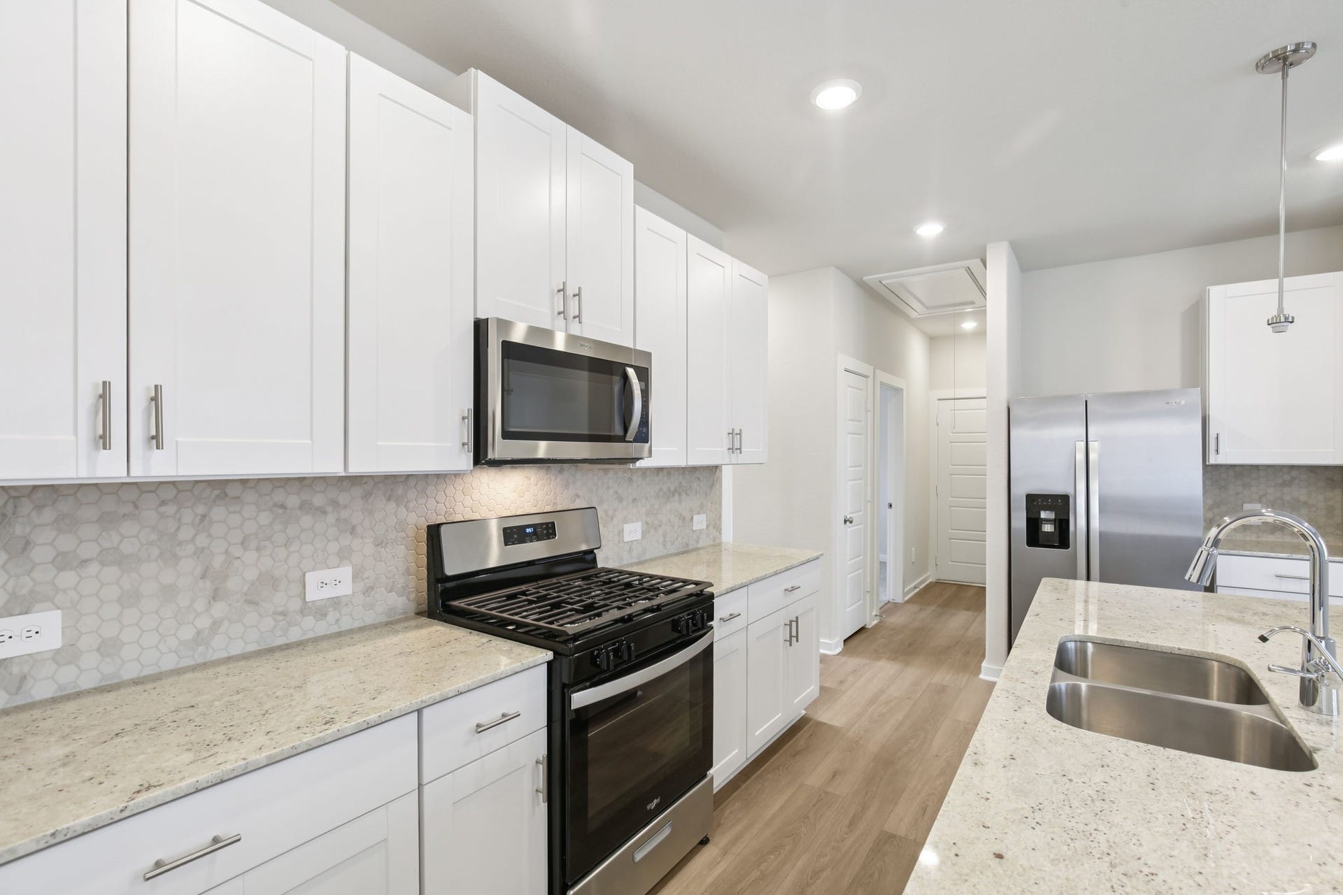 5525 Madden Lane, Houston, TX 77048 5525 Madden Lane, Houston, TX 77048