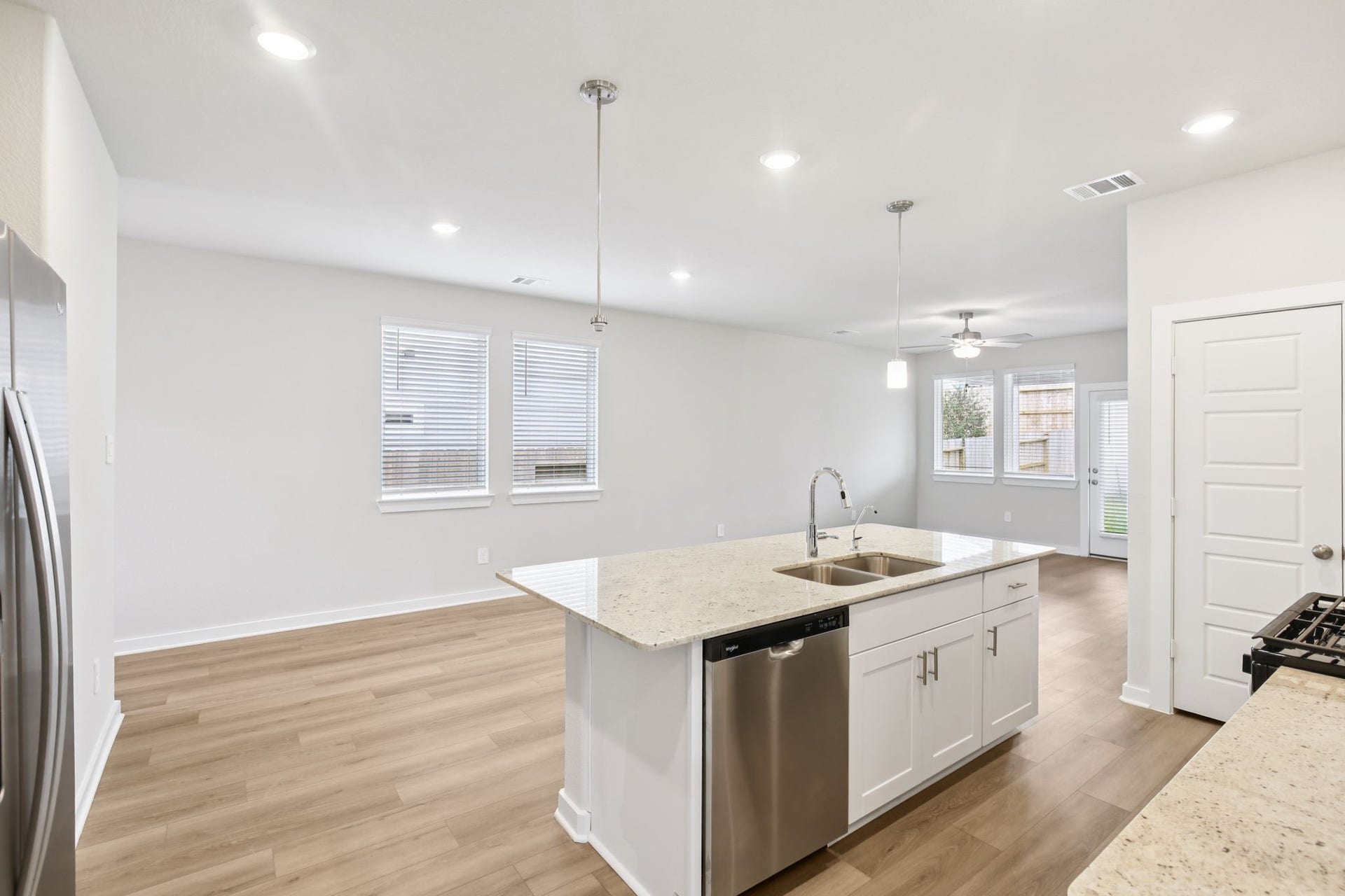 5525 Madden Lane, Houston, TX 77048 5525 Madden Lane, Houston, TX 77048
