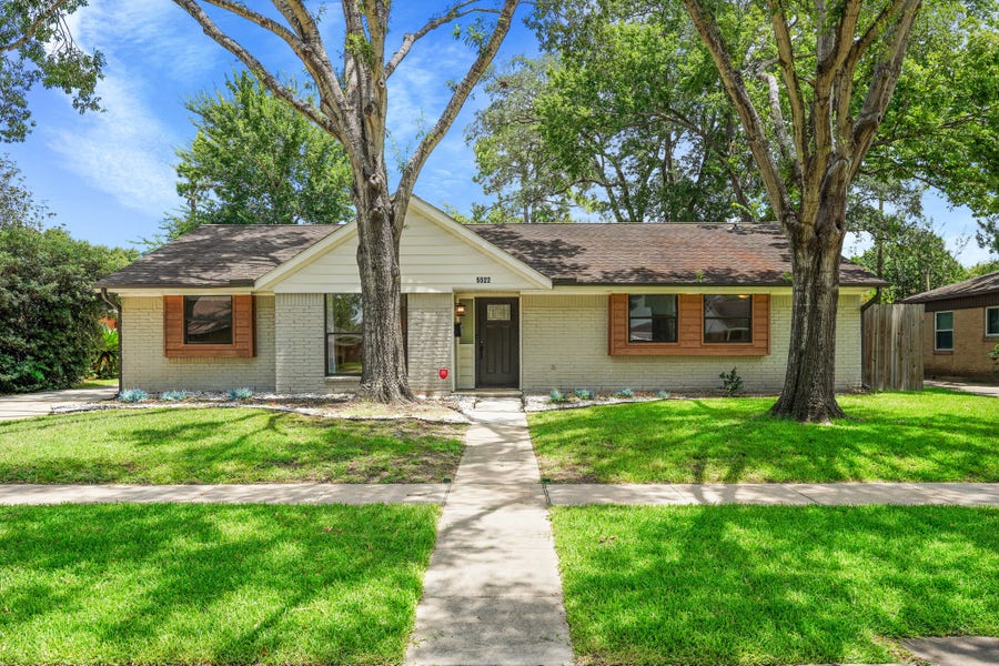 Property photo for 5522 Braesvalley Drive, Houston, TX