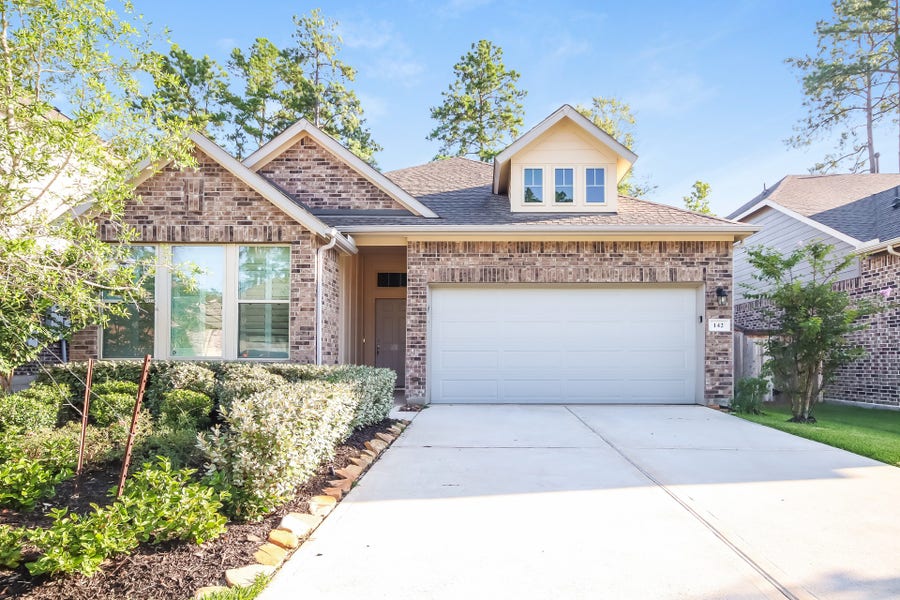 Property photo for 142 Scarlet Maple Court, Conroe, TX