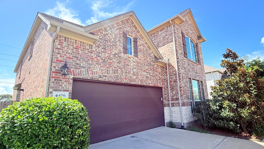 Property photo for 4426 Tumbling Leaf Court, Sugar Land, TX