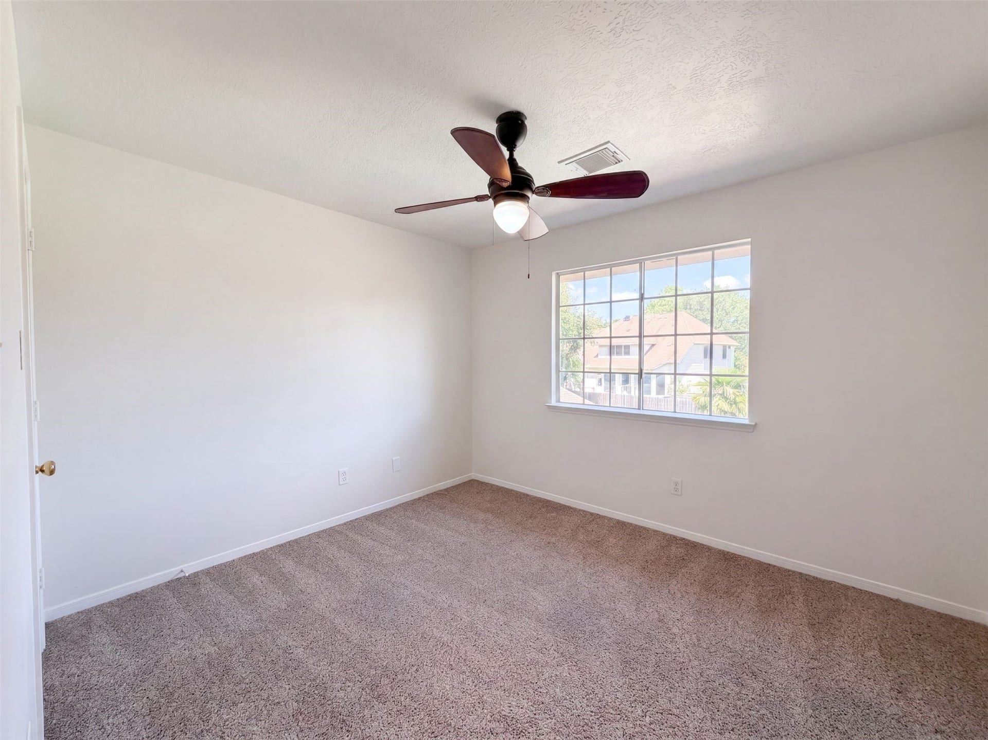 2854 Everett Drive, Friendswood, TX 77546 2854 Everett Drive, Friendswood, TX 77546