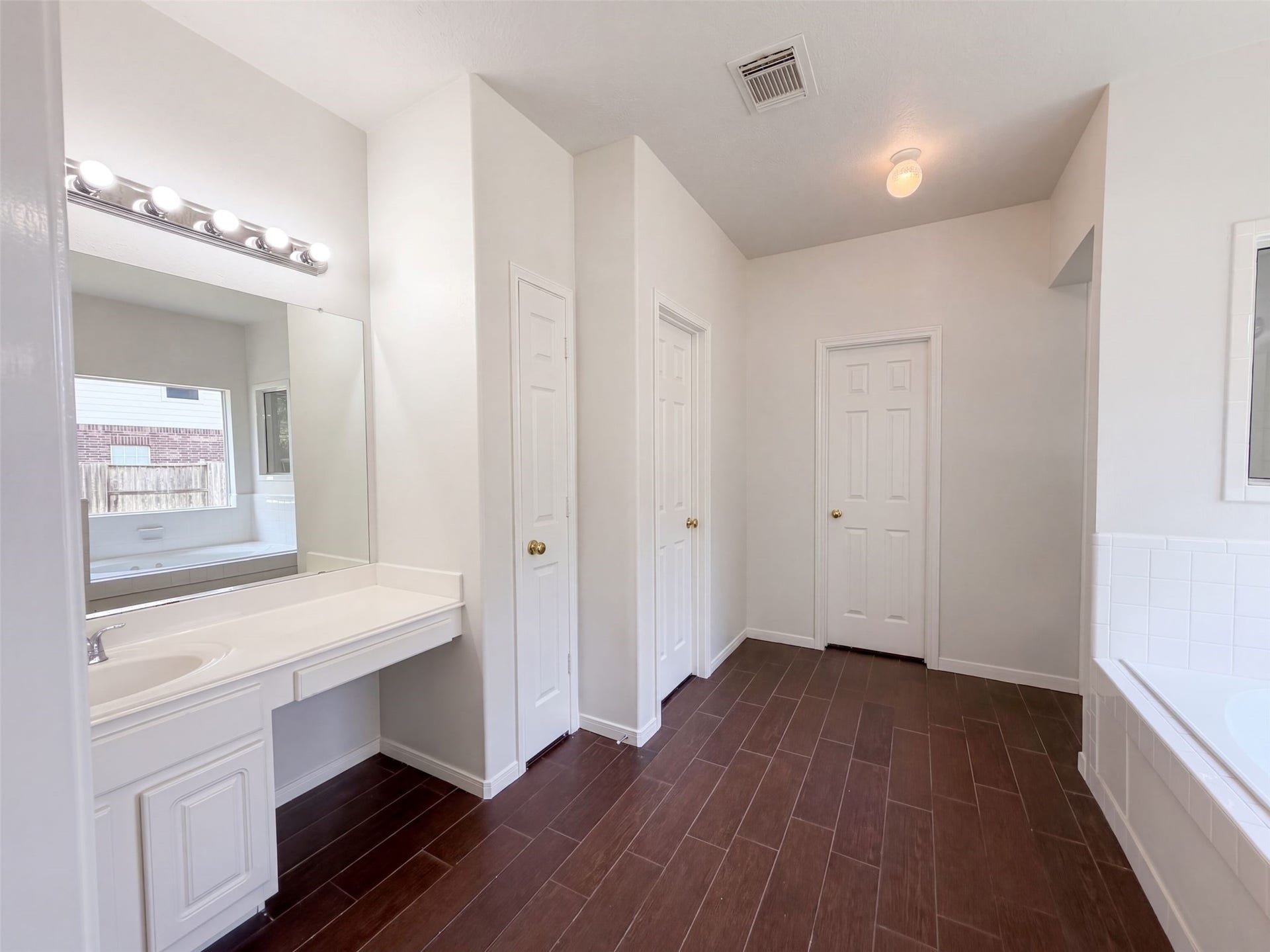 2854 Everett Drive, Friendswood, TX 77546 2854 Everett Drive, Friendswood, TX 77546