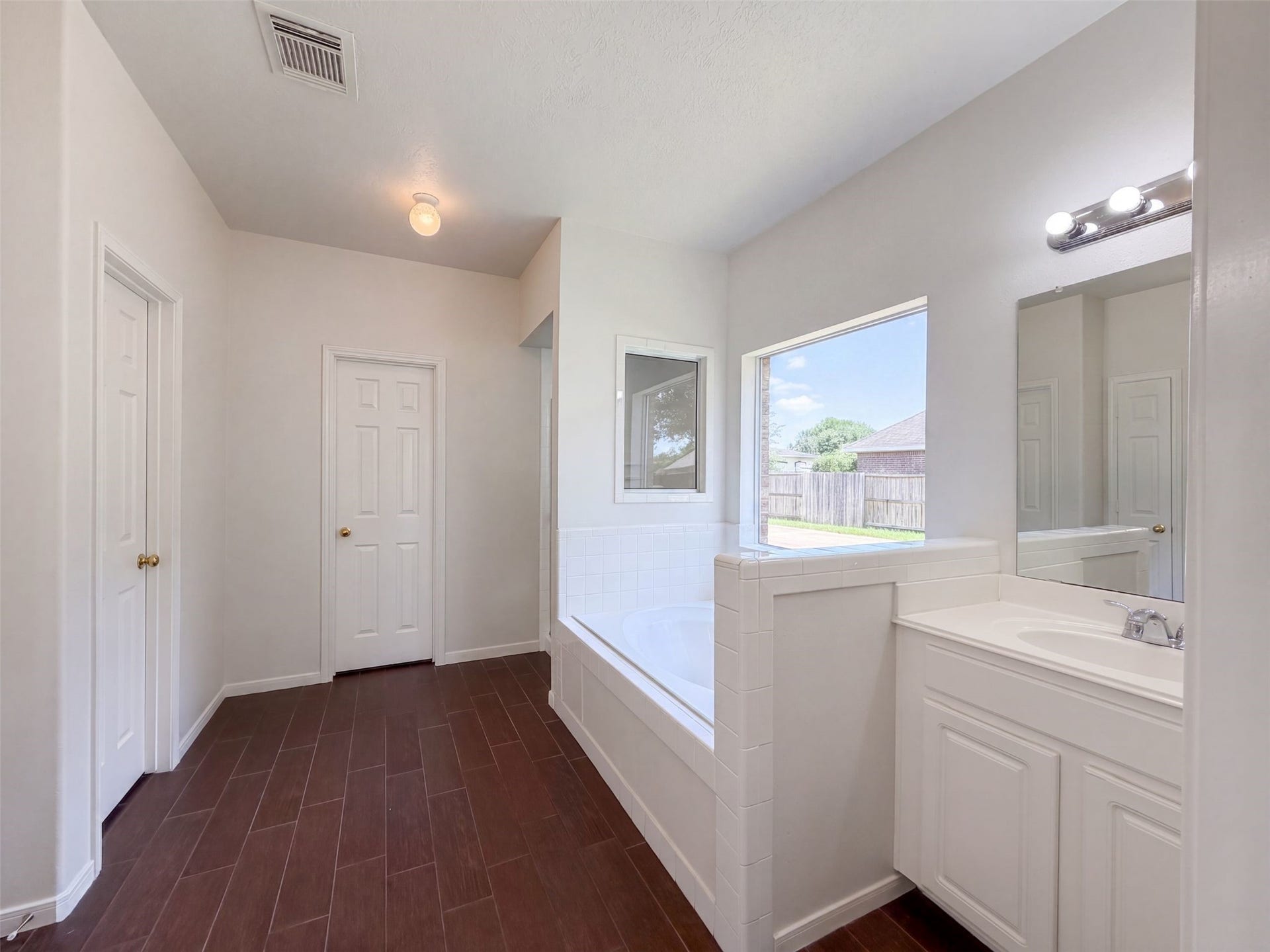 2854 Everett Drive, Friendswood, TX 77546 2854 Everett Drive, Friendswood, TX 77546