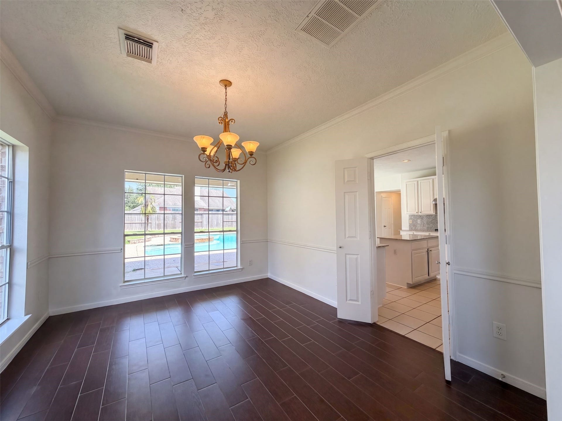 2854 Everett Drive, Friendswood, TX 77546 2854 Everett Drive, Friendswood, TX 77546