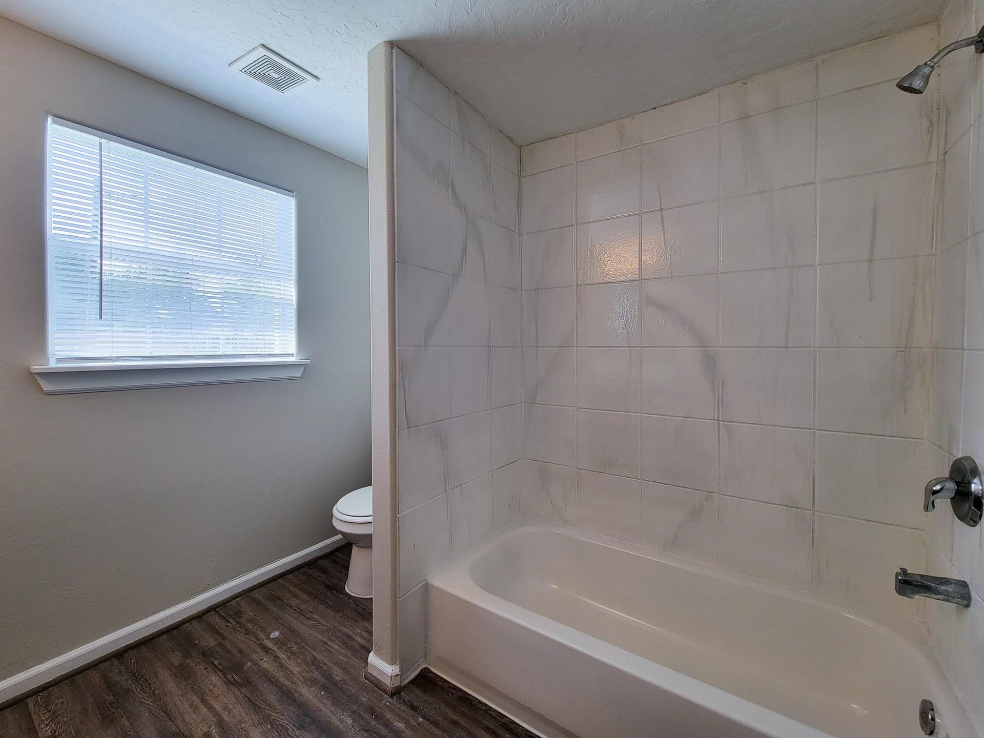 3416 Europa Street, Houston, TX 77022 3416 Europa Street, Houston, TX 77022