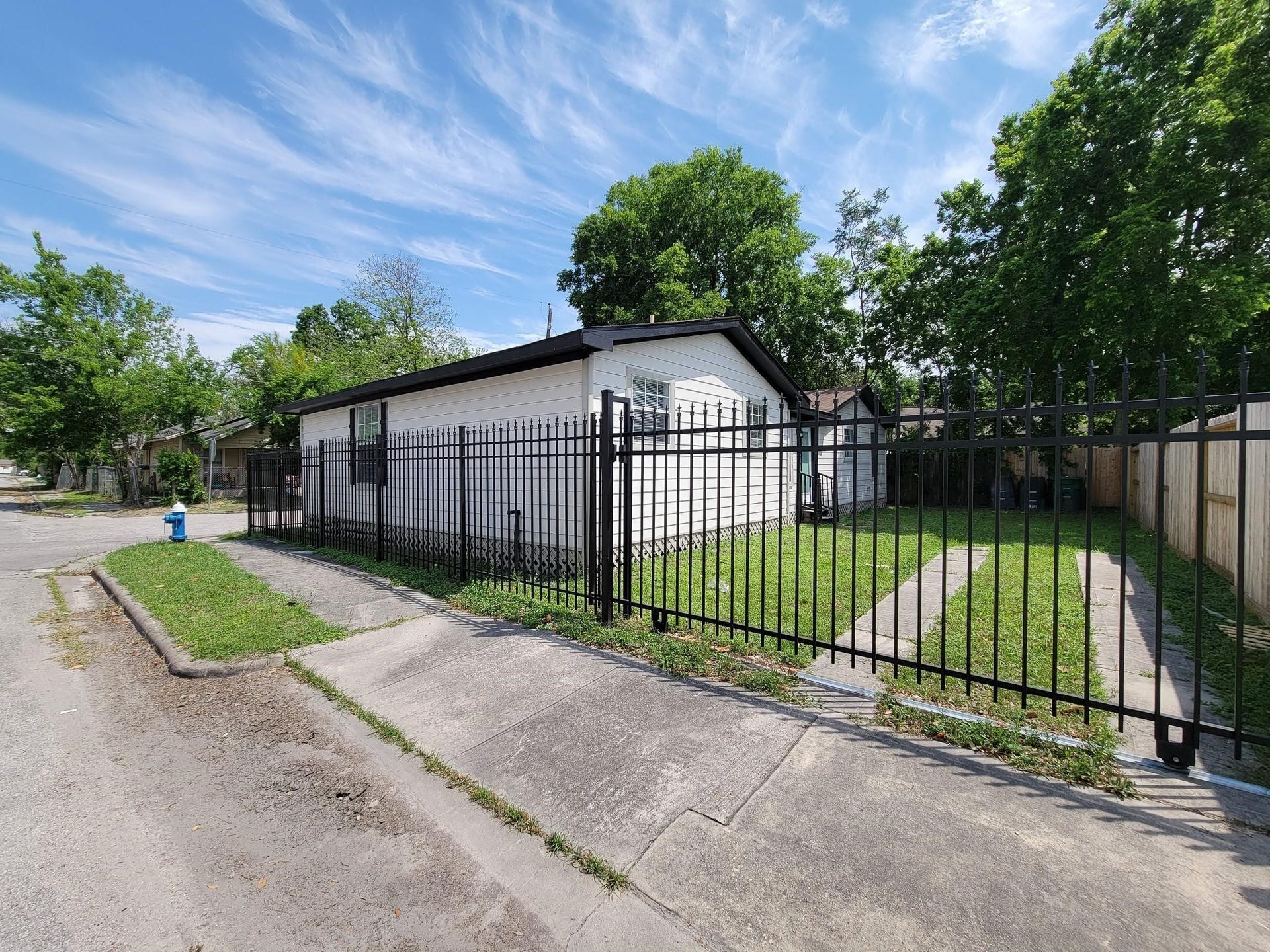 3416 Europa Street, Houston, TX 77022 3416 Europa Street, Houston, TX 77022