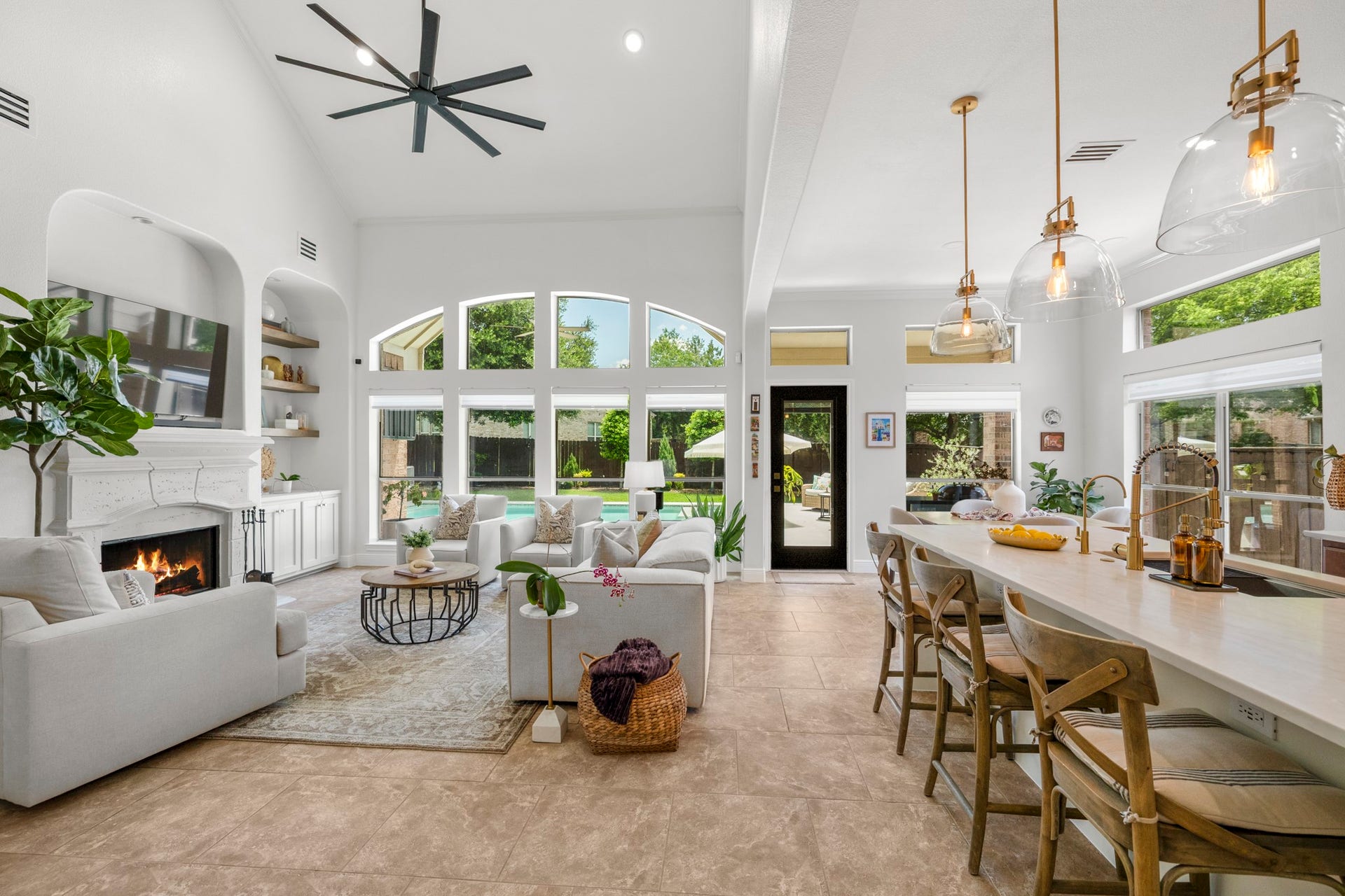 26 Winhall Place, The Woodlands, TX 77354 Picture perfect. Designer details at every turn.