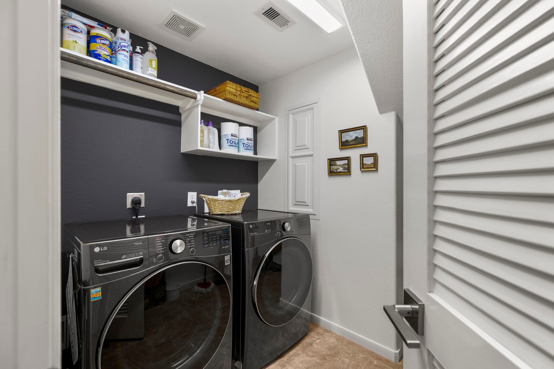26 Winhall Place, The Woodlands, TX 77354 Laundry day might actually feel a little easier here, with a dedicated space that makes an everyday chore feel much more organized.