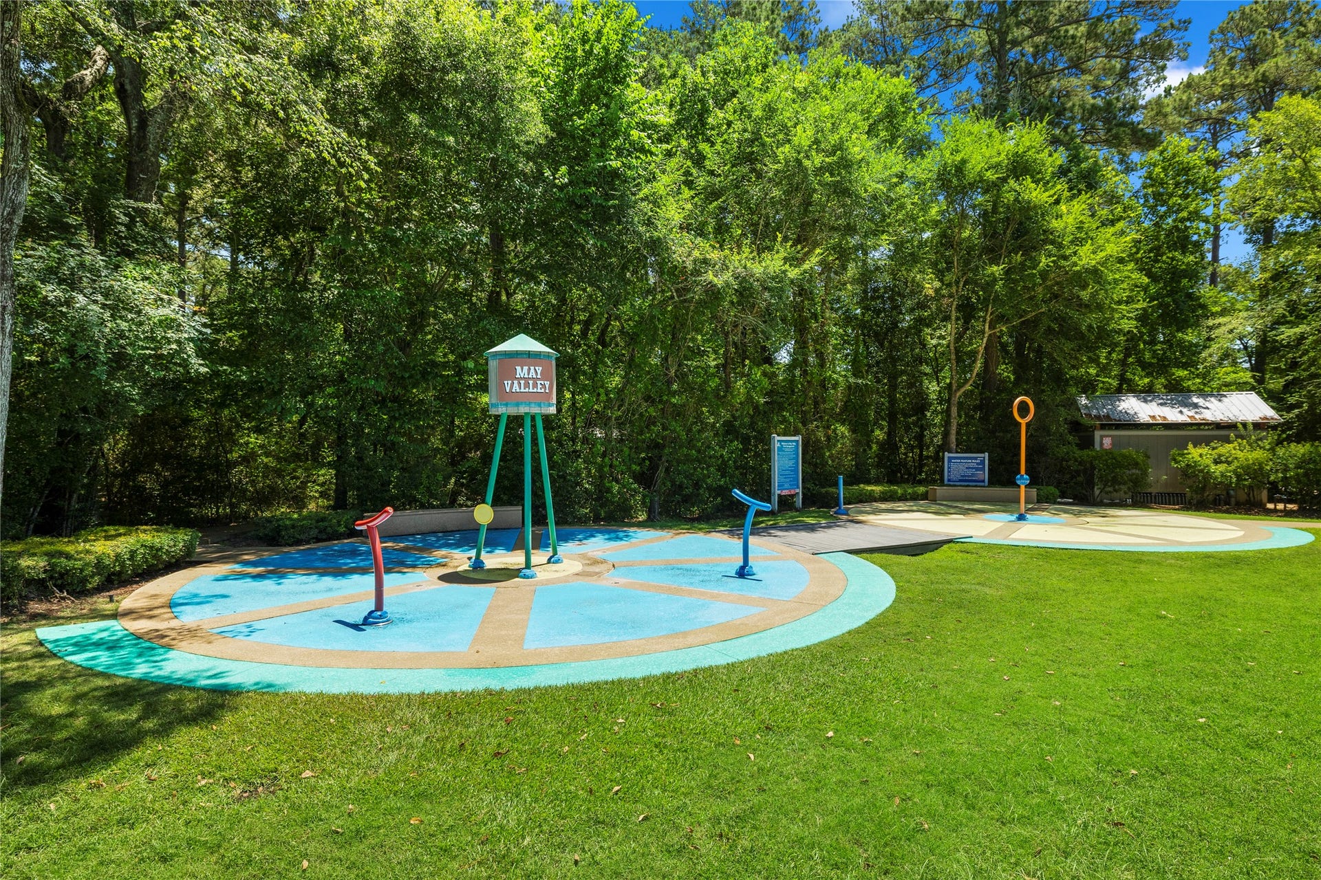 26 Winhall Place, The Woodlands, TX 77354 And when it's time to get out and play, the May Valley splash pad is just minutes away for an easy afternoon close to home.