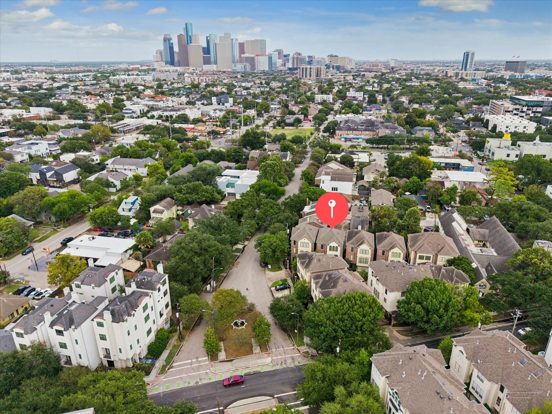 1315 Hyde Park Boulevard, Houston, TX 77006 Free-standing home nestled in a vibrant Montrose neighborhood, offering easy access to downtown and surrounded by lush greenery.