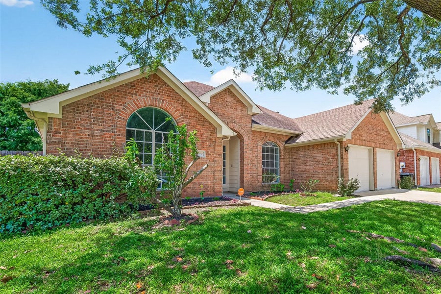 Property photo for 13815 Daehne Drive, Houston, TX