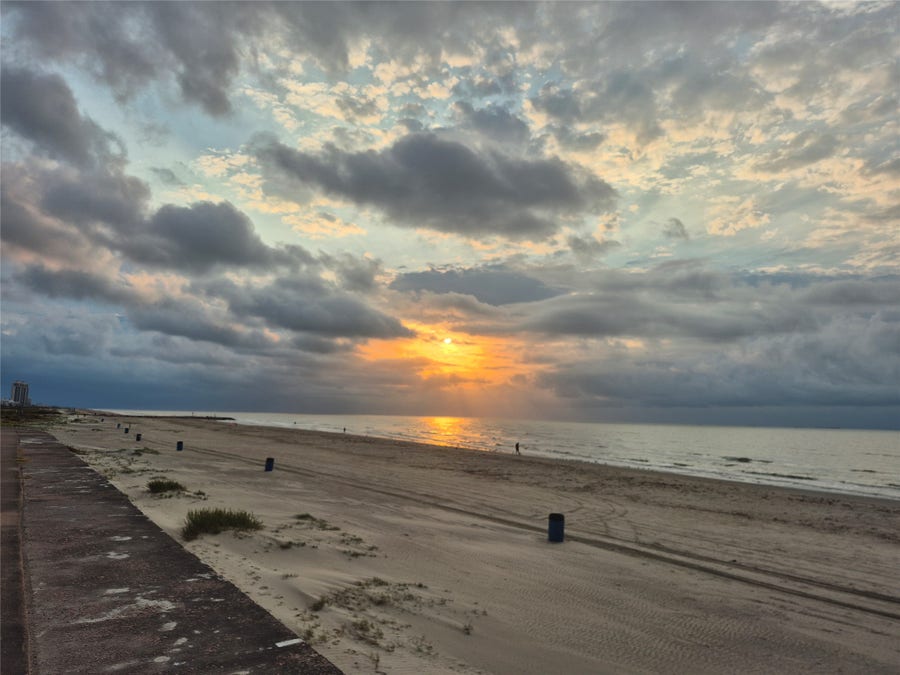 Property photo for 1515 13th Street, Galveston, TX