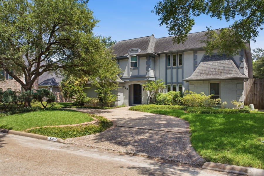 Property photo for 923 Daria Drive, Houston, TX