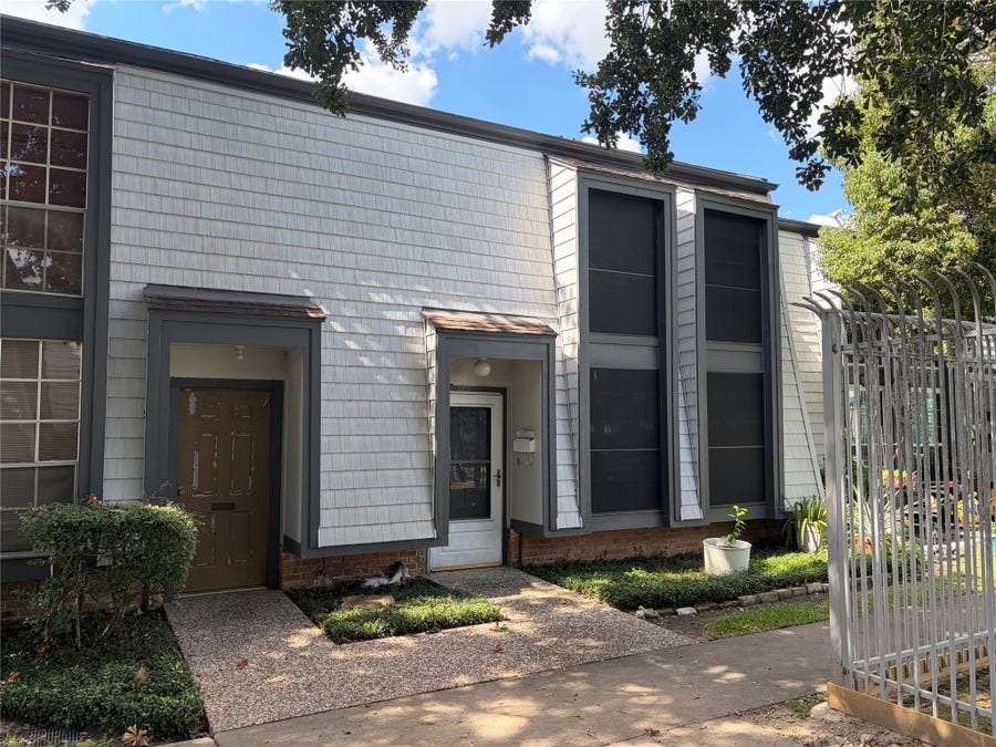 Property photo for 10177 Beekman Place Drive, Houston, TX