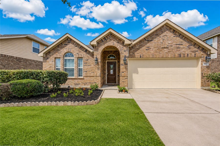 Property photo for 6519 Point Hollow Lane, Rosenberg, TX