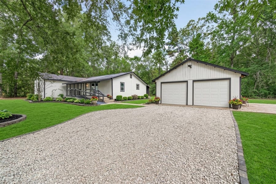 Property photo for 17073 Oak Grove Ln, New Caney, TX