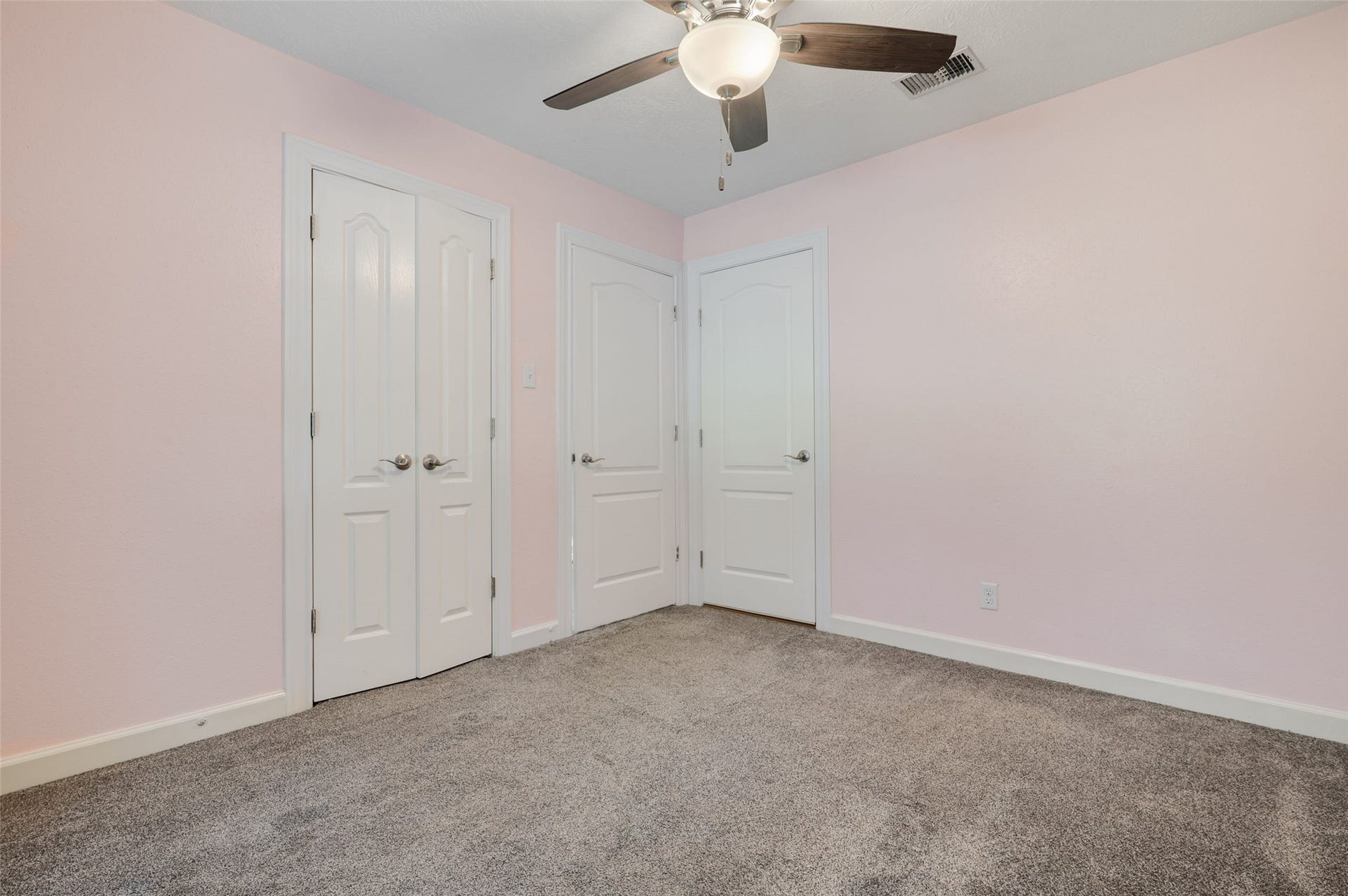 705 Briarmeadow Avenue, Friendswood, TX 77546 2nd floor Bedroom 1