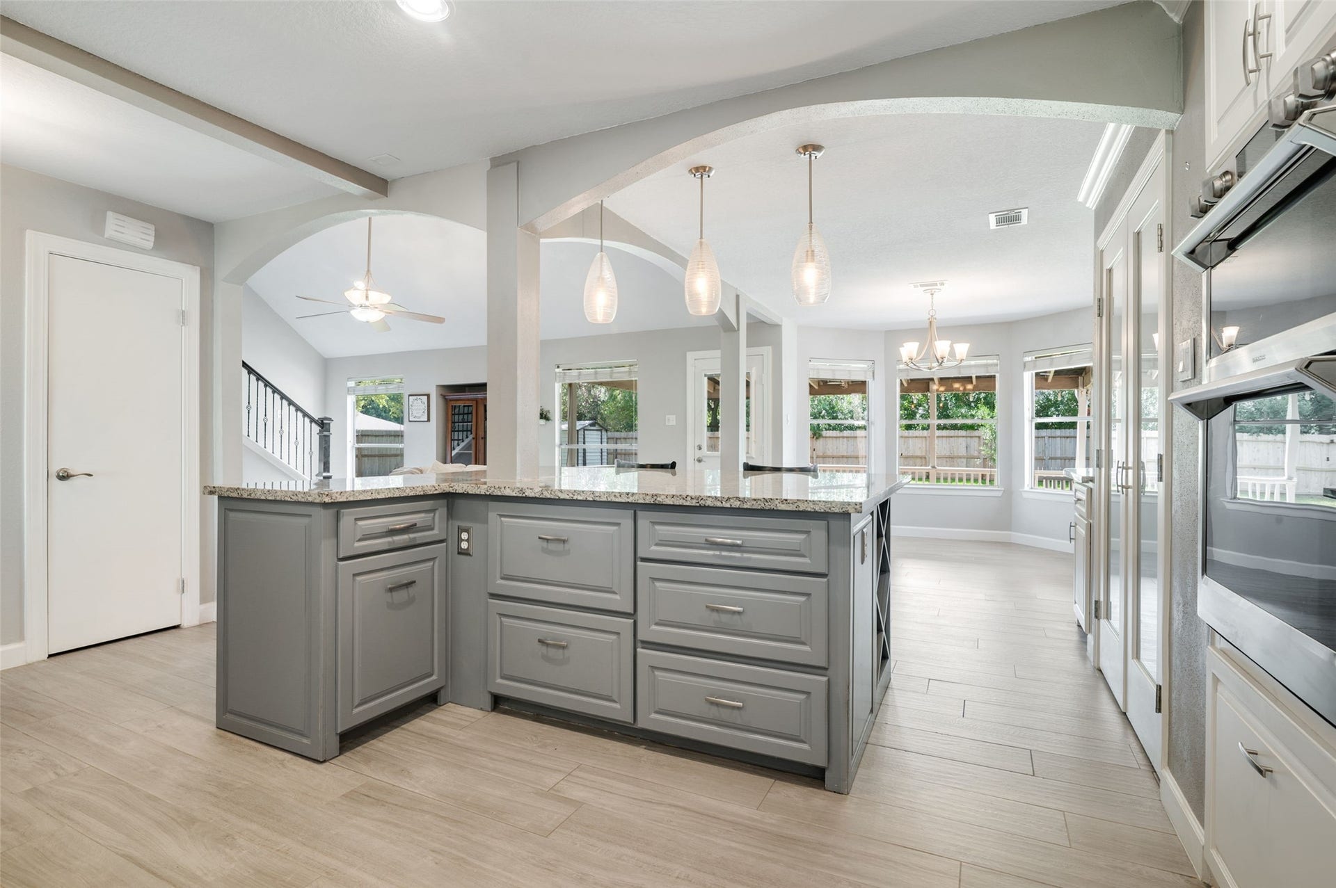 705 Briarmeadow Avenue, Friendswood, TX 77546 View from kitchen to breakfast room