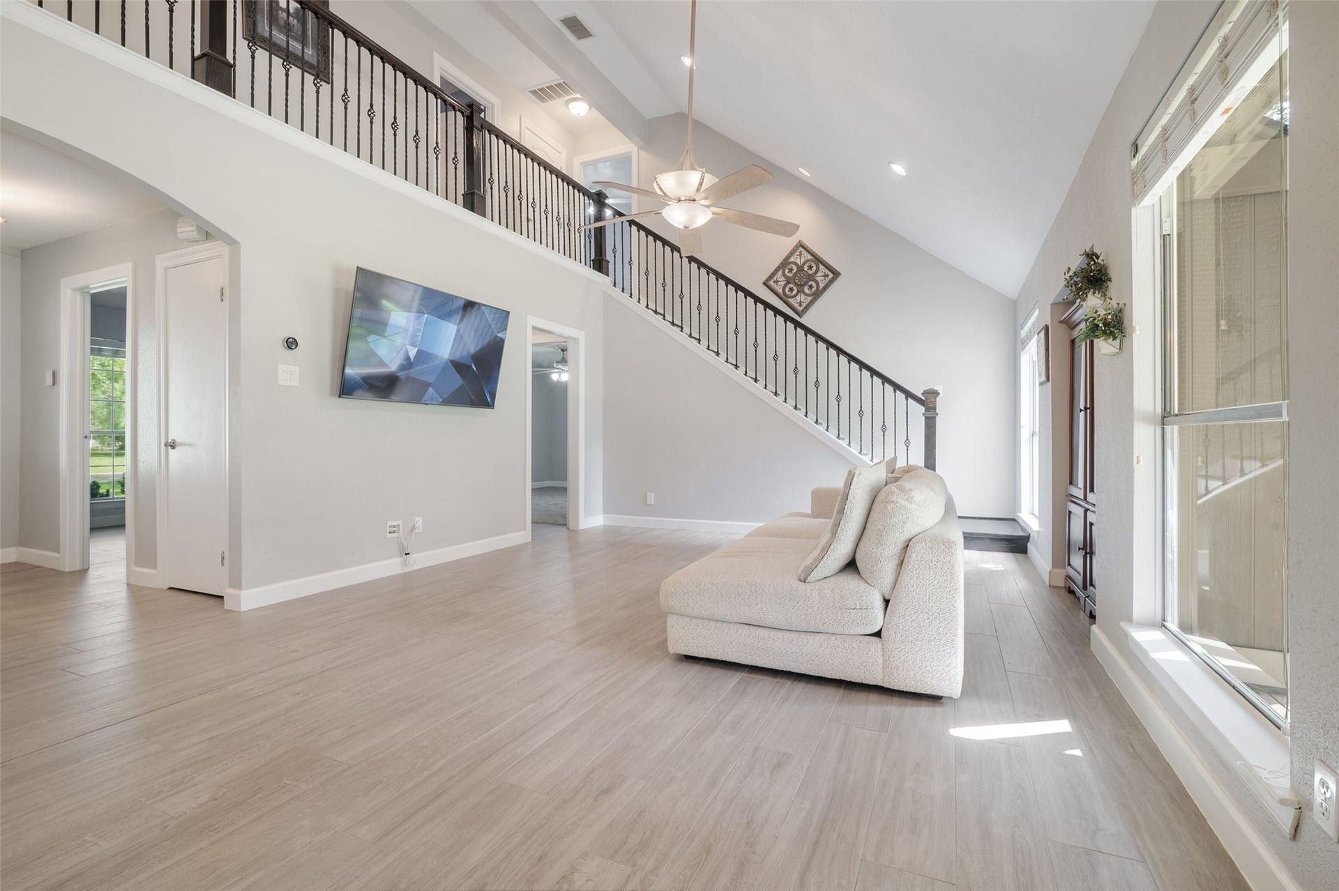 705 Briarmeadow Avenue, Friendswood, TX 77546 Living area