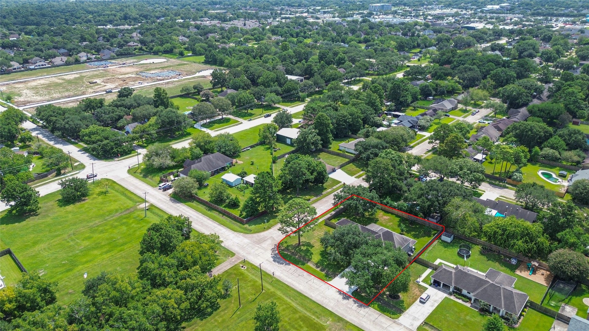 705 Briarmeadow Avenue, Friendswood, TX 77546 HUGE CORNER LOT YARD Steets away from Friendswood Highscool