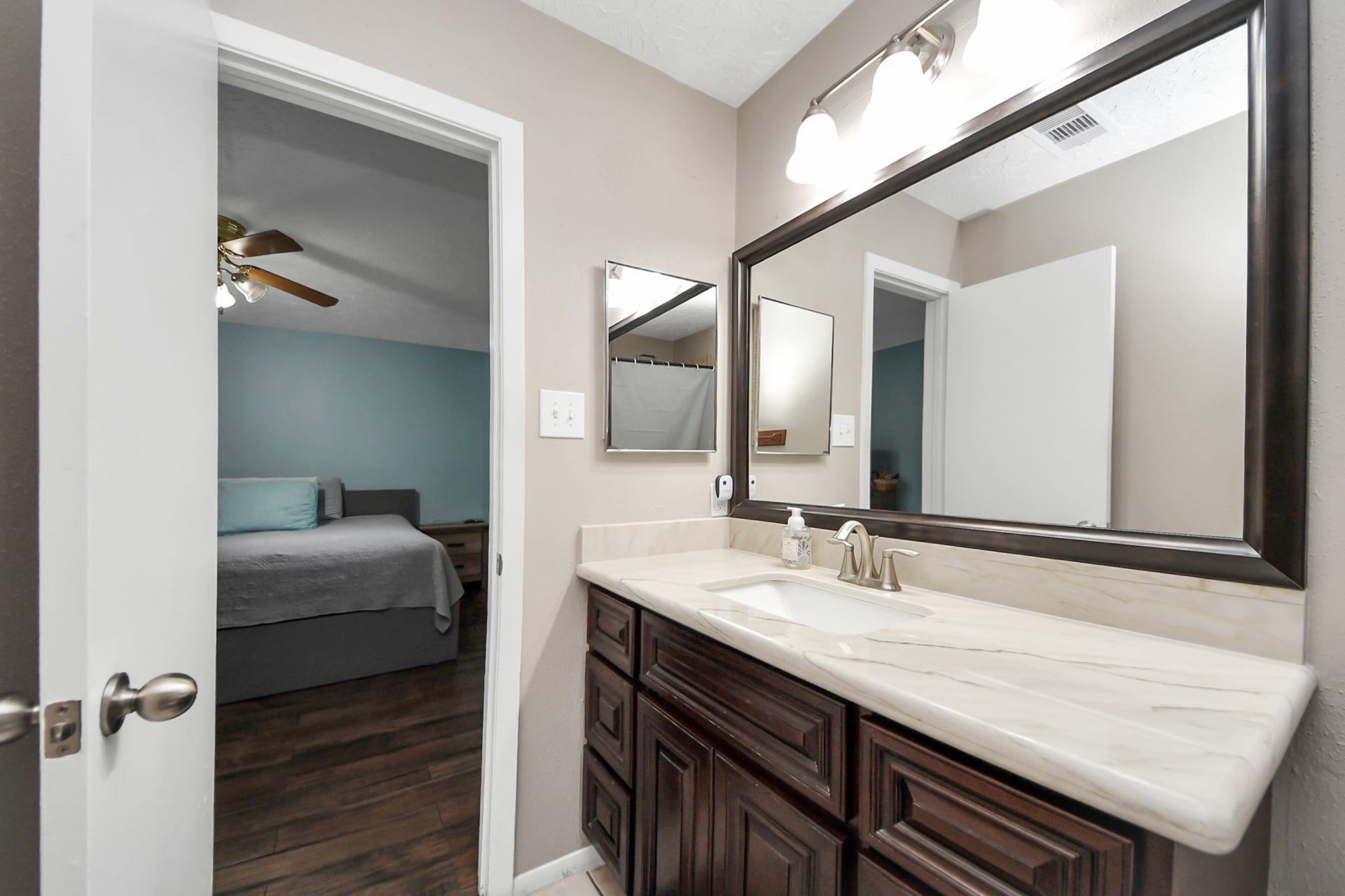 9634 Thistle Trail Drive, Houston, TX 77070