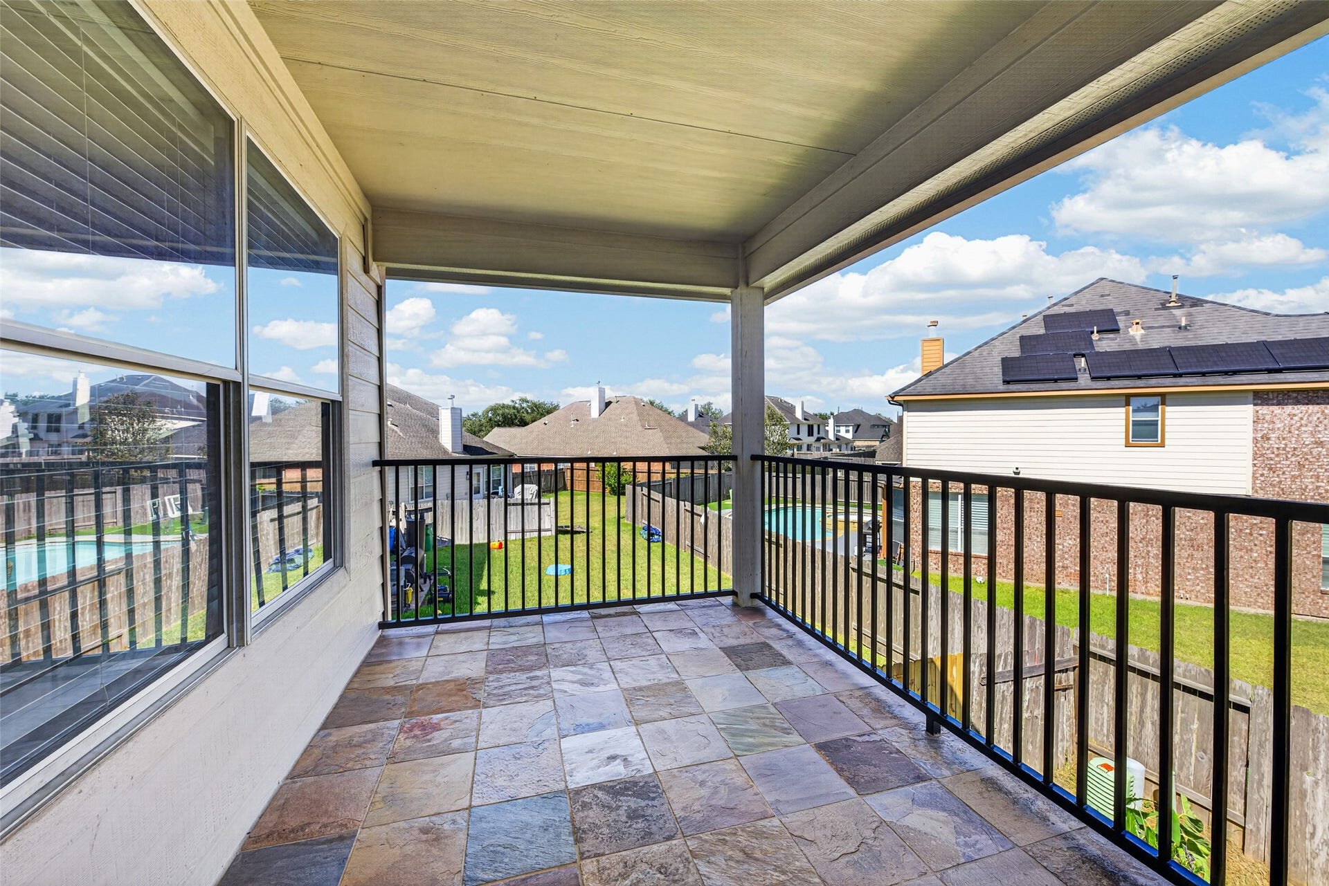 30 Palm Villas Drive, Manvel, TX 77578 With direct, easy access to a private balcony, you can step outside to enjoy fresh breezes and scenic neighborhood views anytime.