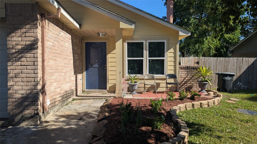 Property photo for 10027 Towne Mist Drive, Sugar Land, TX