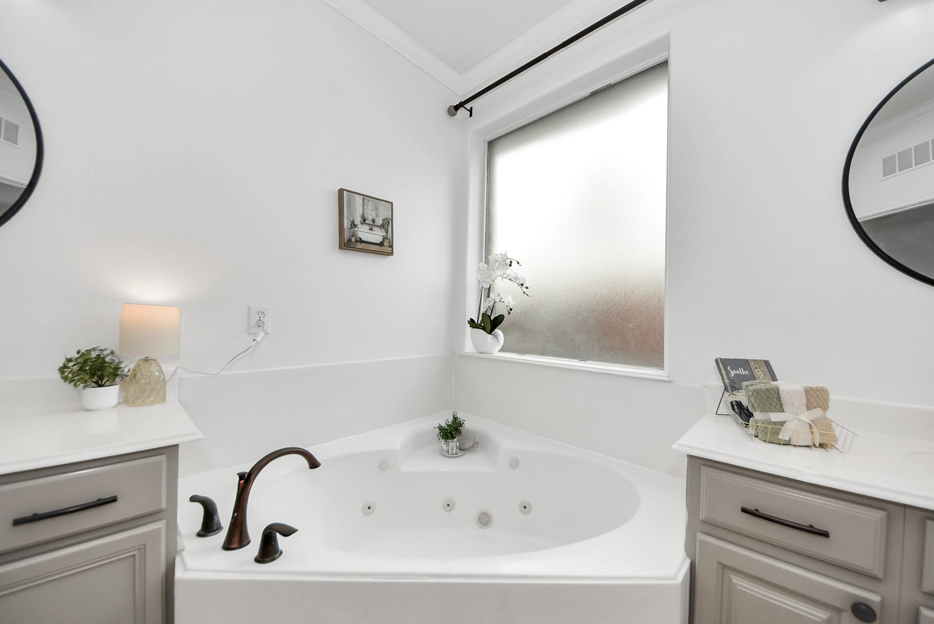 Slip away from the demands of the day and unwind in the jetted tub  the perfect place to soak in a bubble bath, relax, and recharge after a long week.