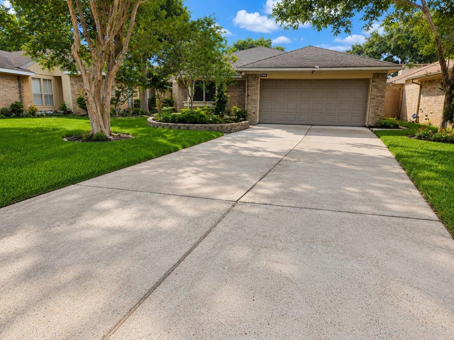Property photo for 17510 Lobo Trail, Houston, TX