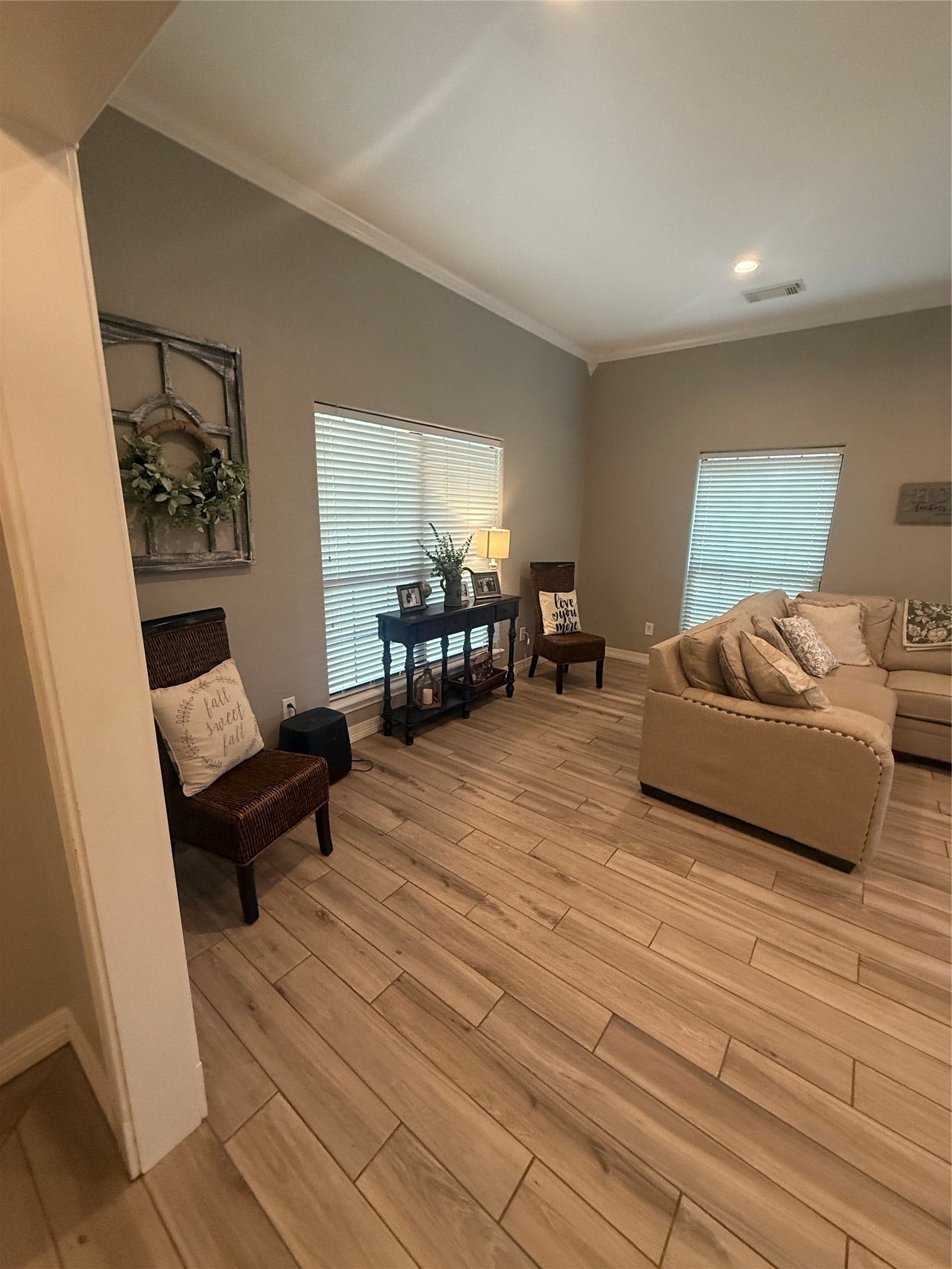 905 Enchanted Oaks Drive, Angleton, TX 77515