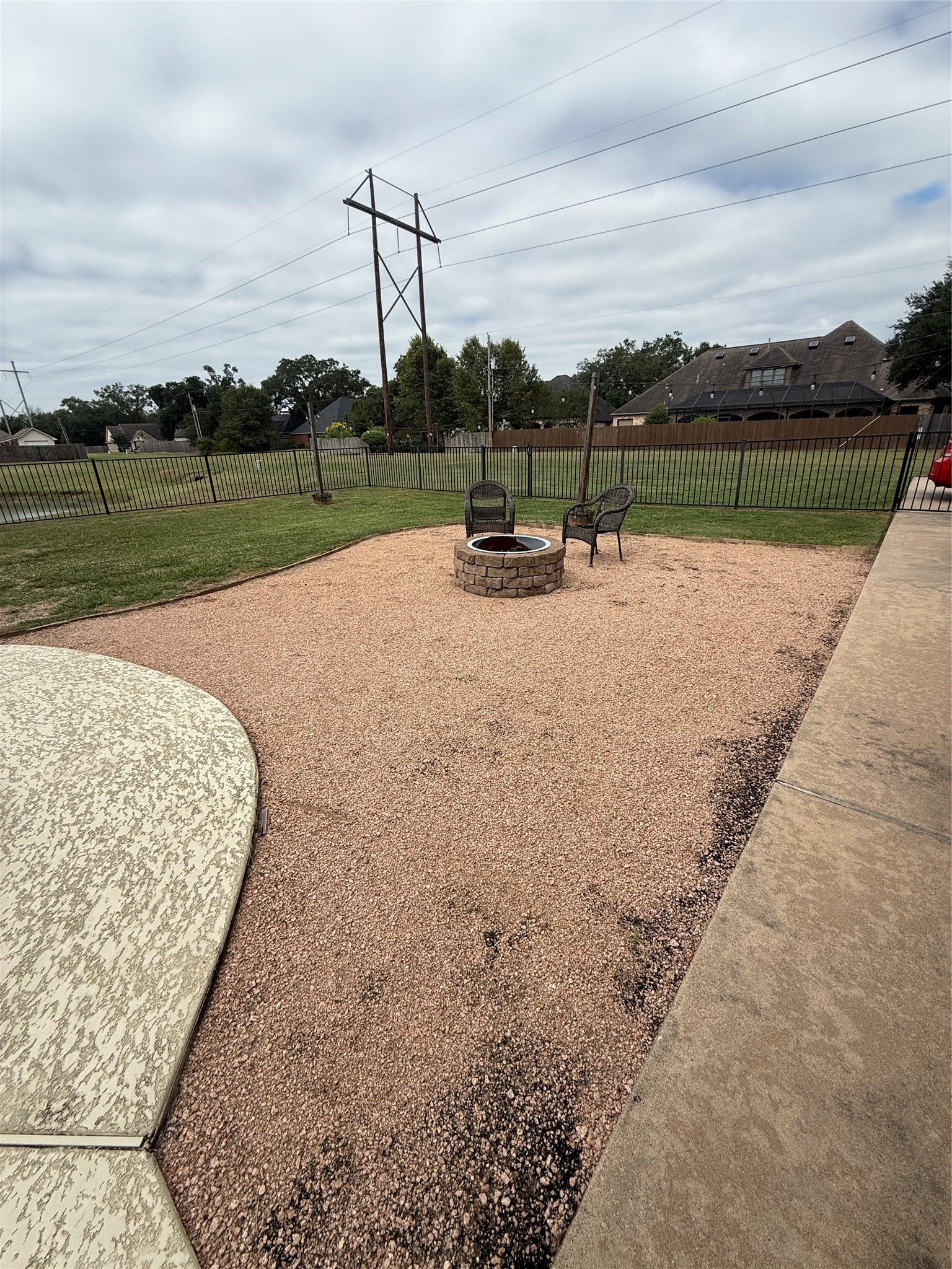 905 Enchanted Oaks Drive, Angleton, TX 77515