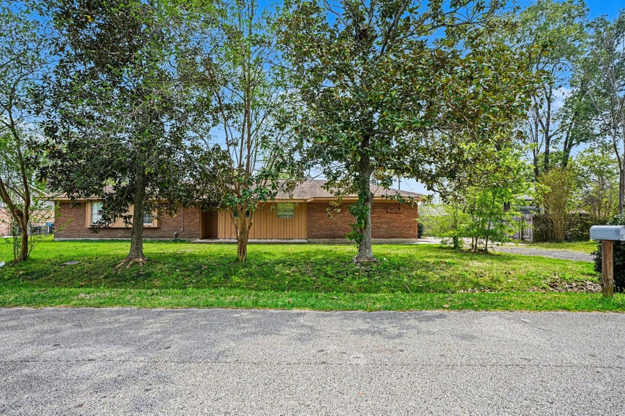 Property photo for 722 N Fall Creek Drive, Houston, TX