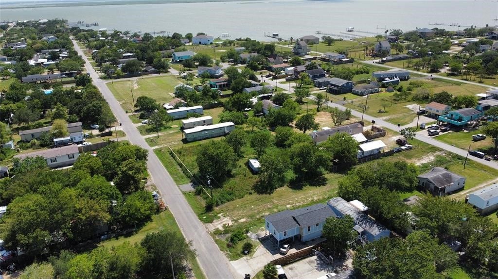 950 11th Street, San Leon, TX 77539 950 11th Street, San Leon, TX 77539