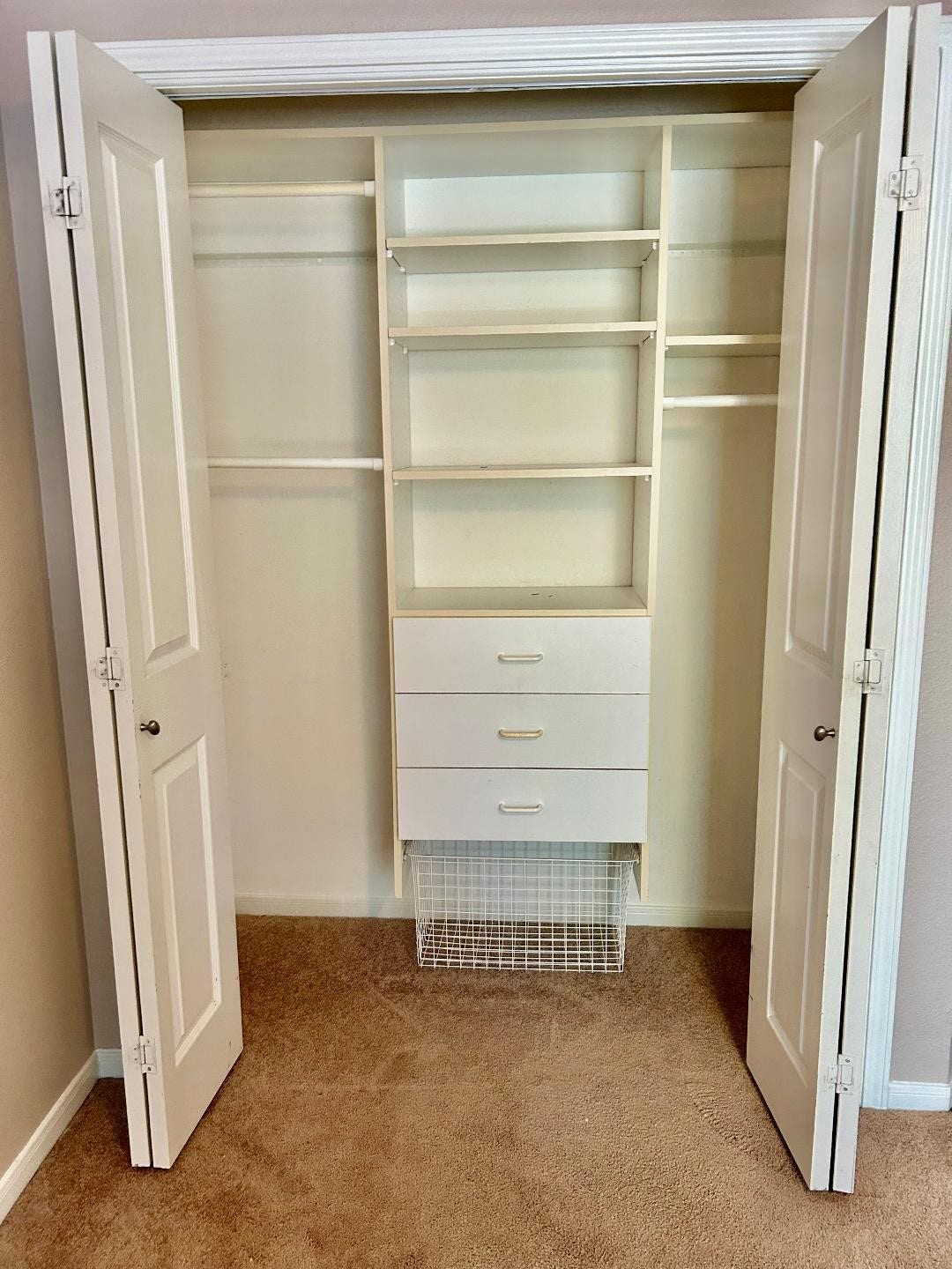 SECONDARY CLOSET