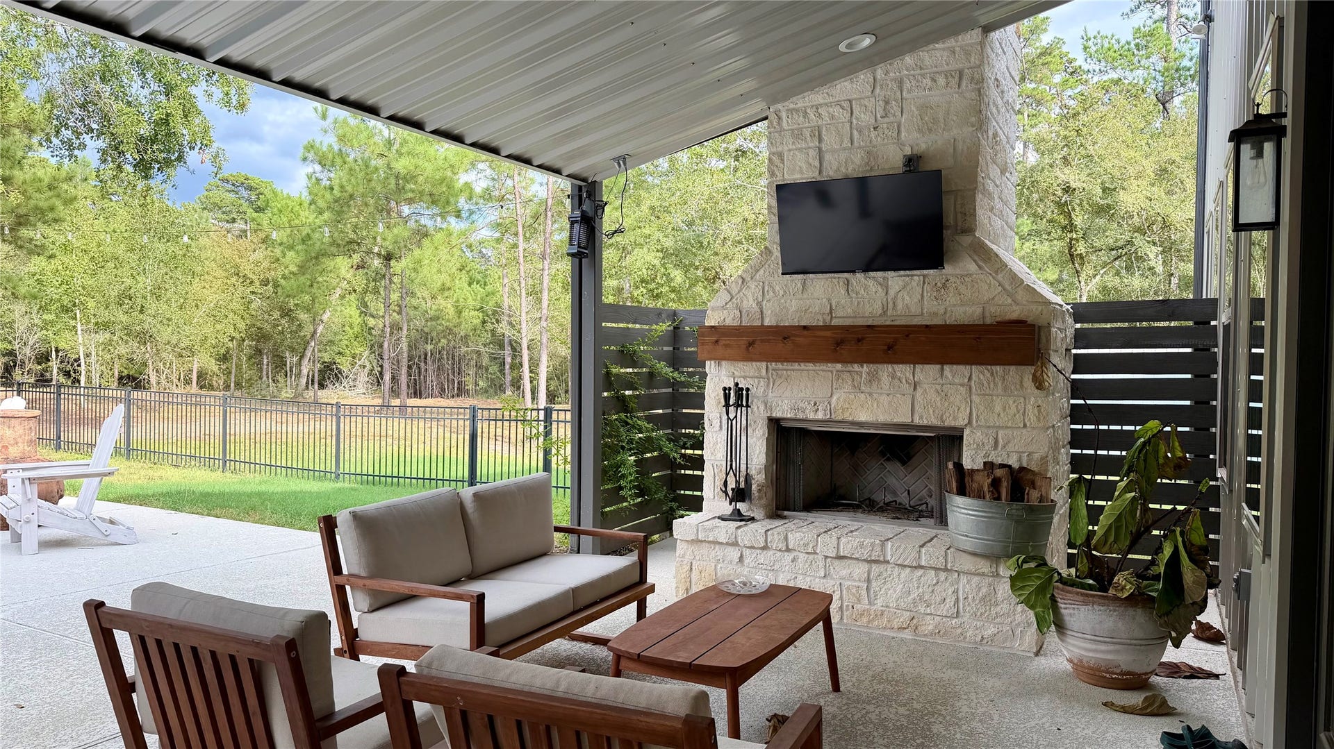 13940 Peterson Road, Montgomery, TX 77356 13940 Peterson Road, Montgomery, TX 77356